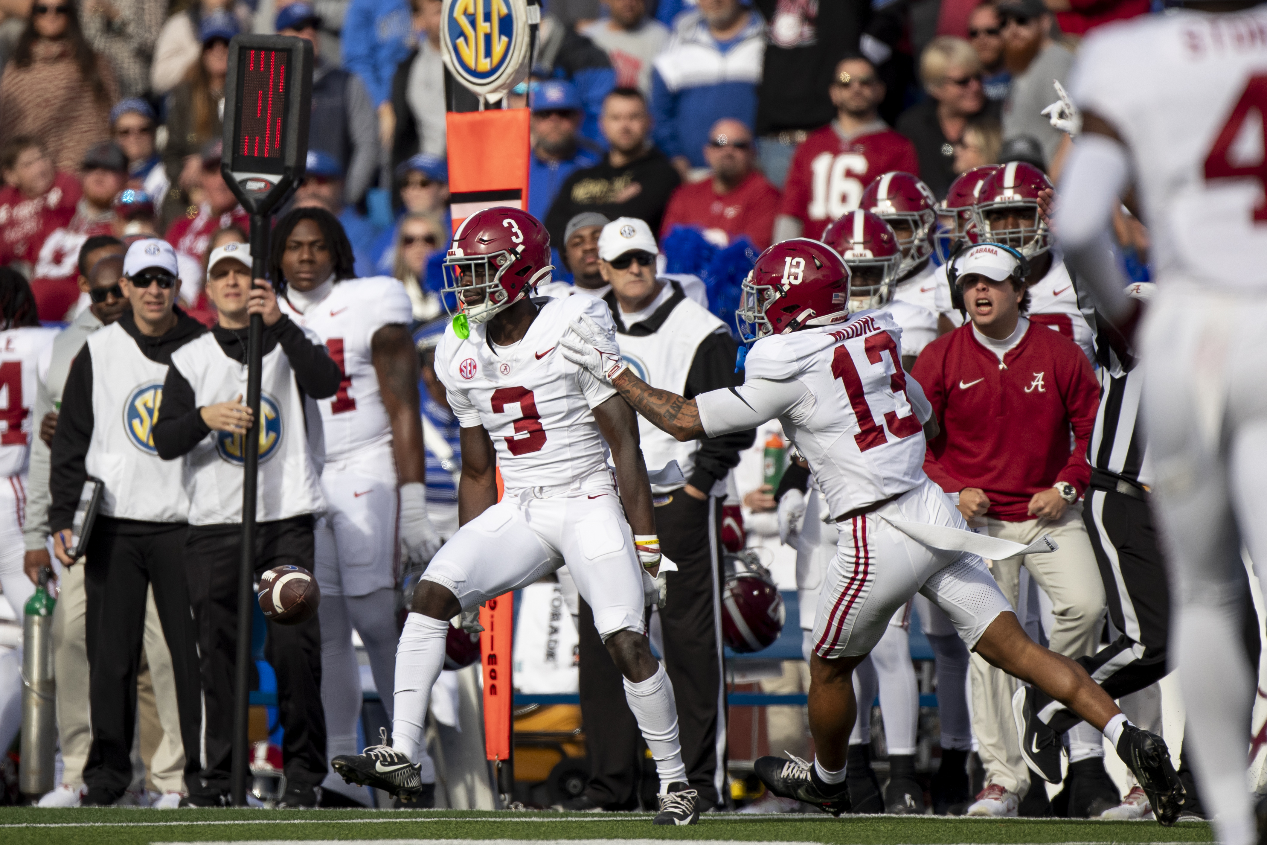 Alabama clinches the SEC West after 49-21 win over Kentucky