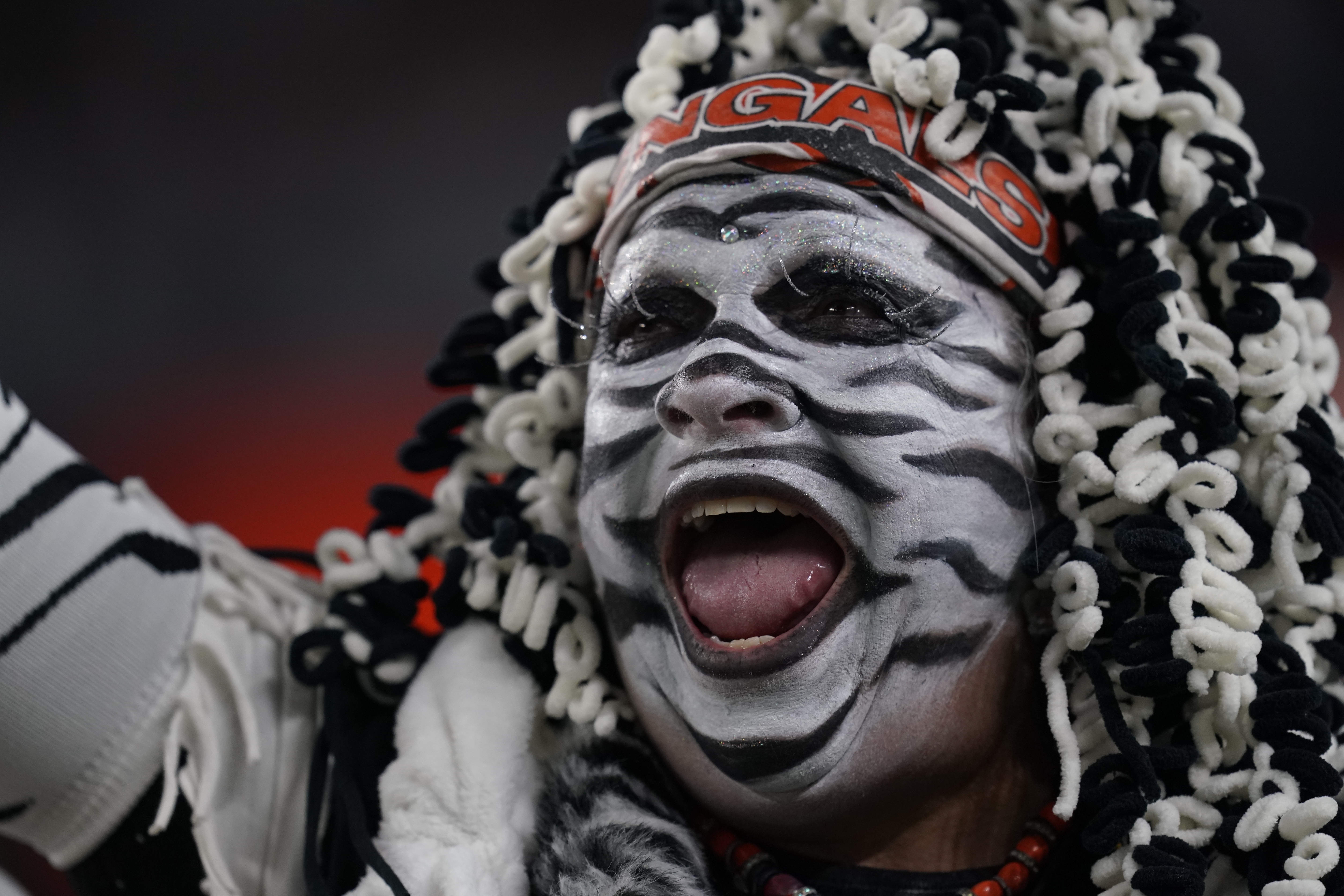 W2L4: How White Tiger Bengals Tame Dolphins In Thursday Night Spectacle -  CLNS Media