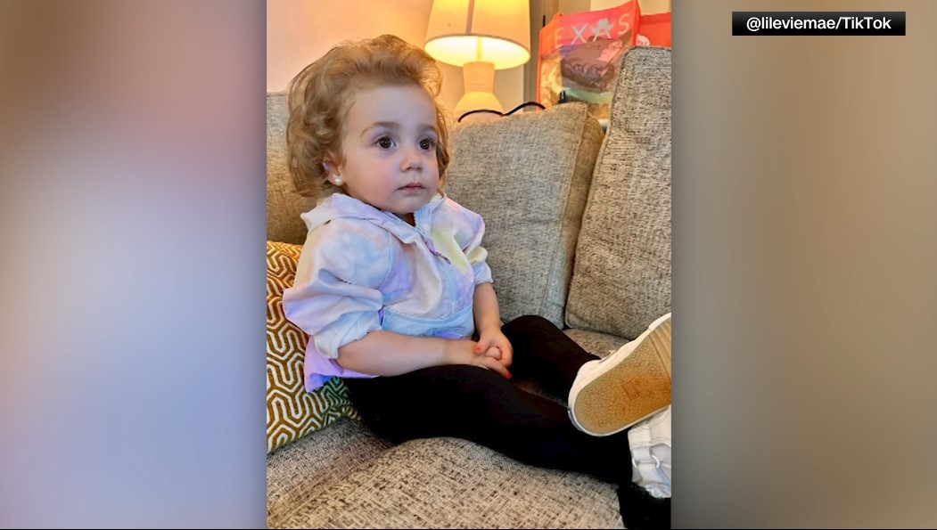Toddler's first haircut turns her into a 'Golden Girl