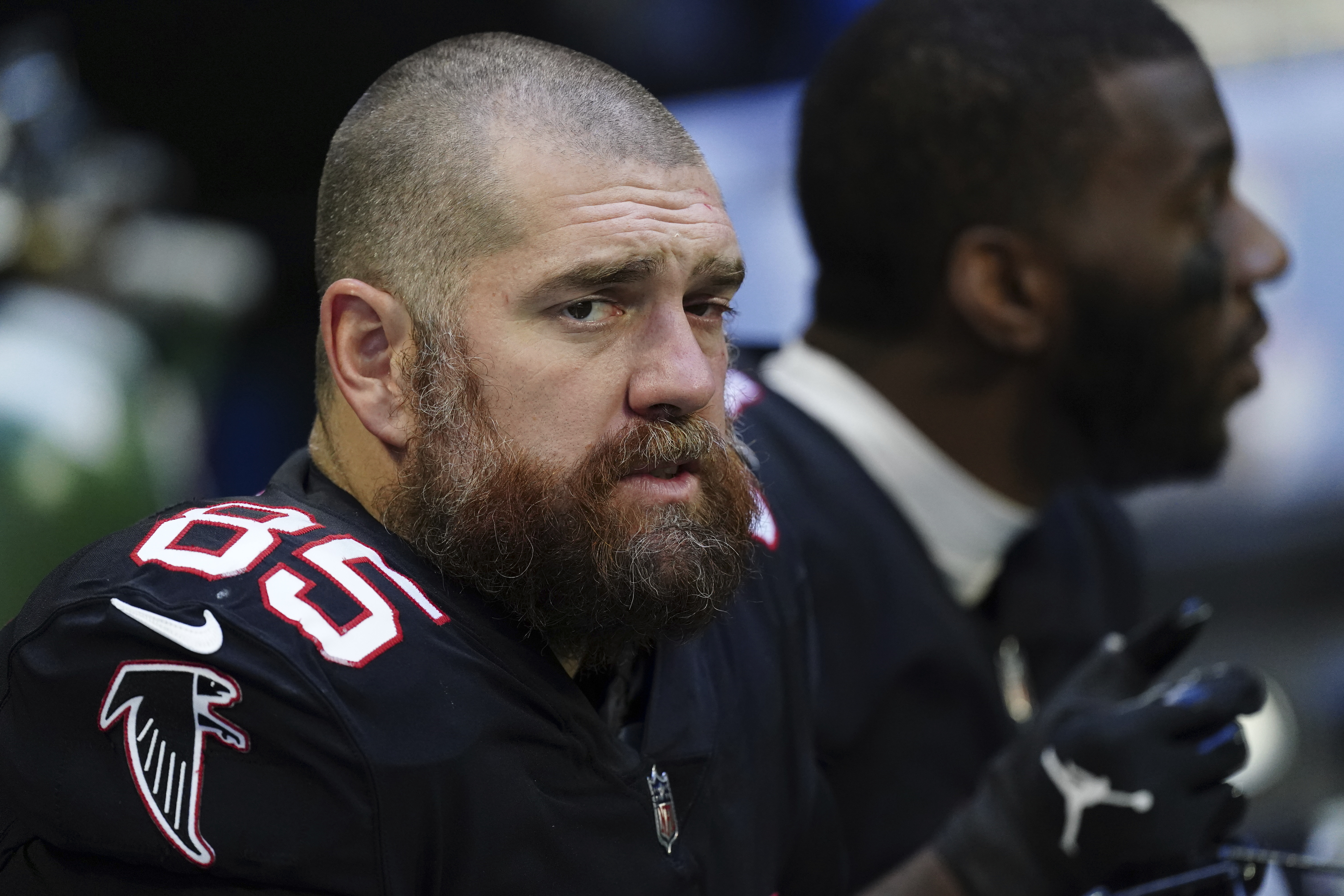 Falcons TE Lee Smith retires after 11 seasons, set to become youth