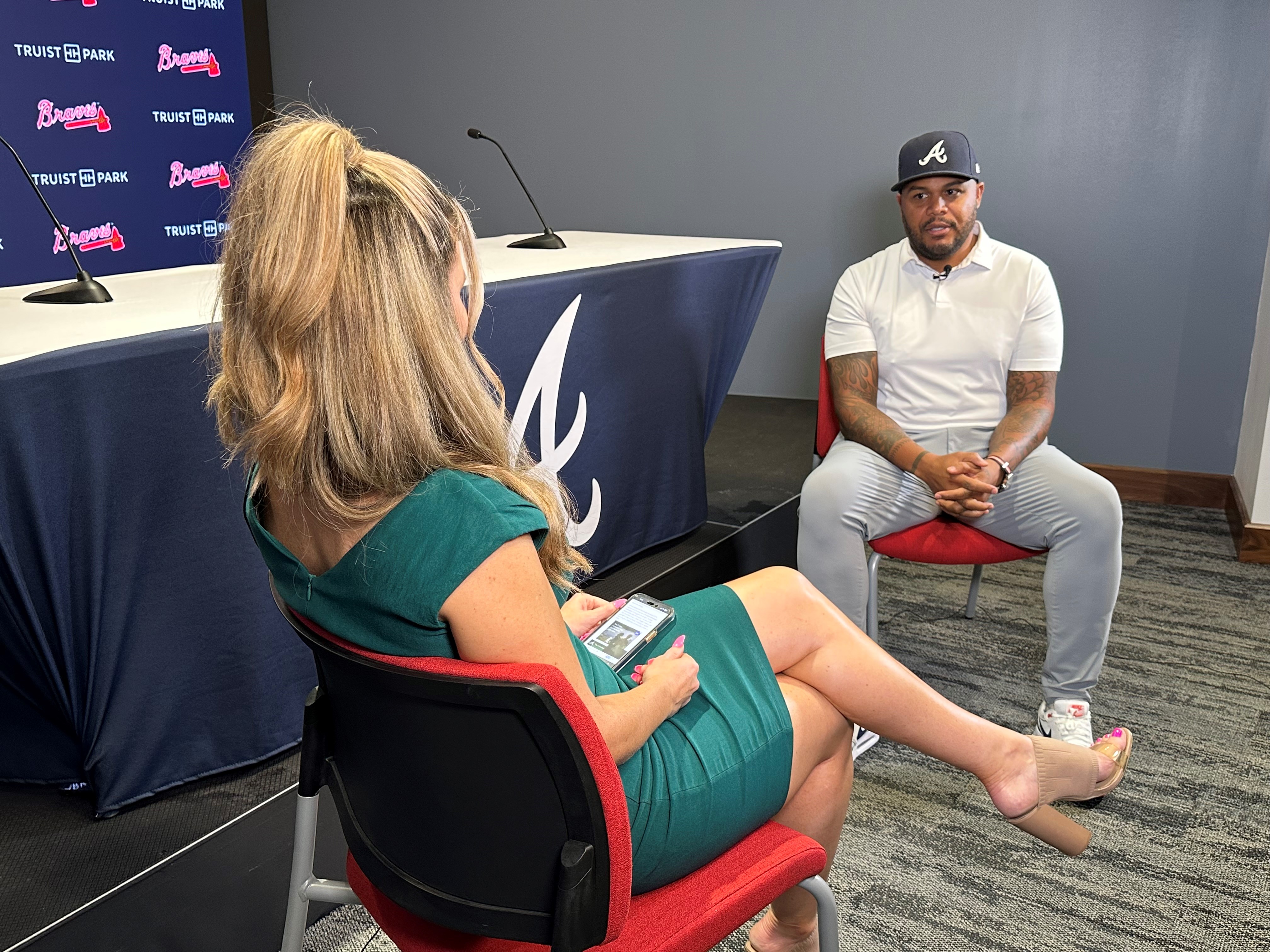 Braves' Jones has jersey number retired