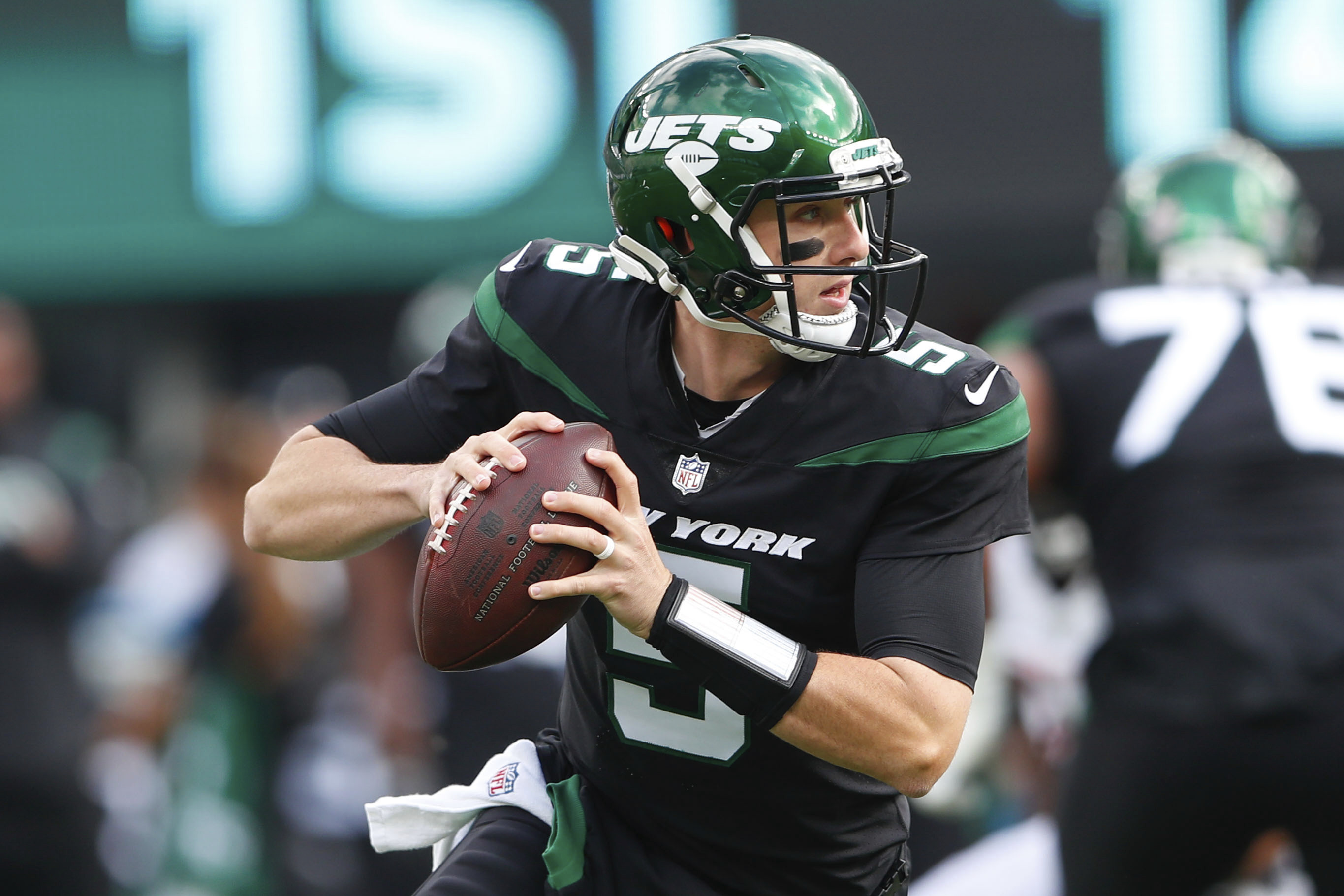 NFL Week 14 Leveraging Tails: Bet on Jets and the over on Mike White's  passing yardage prop against Bills, NFL and NCAA Betting Picks