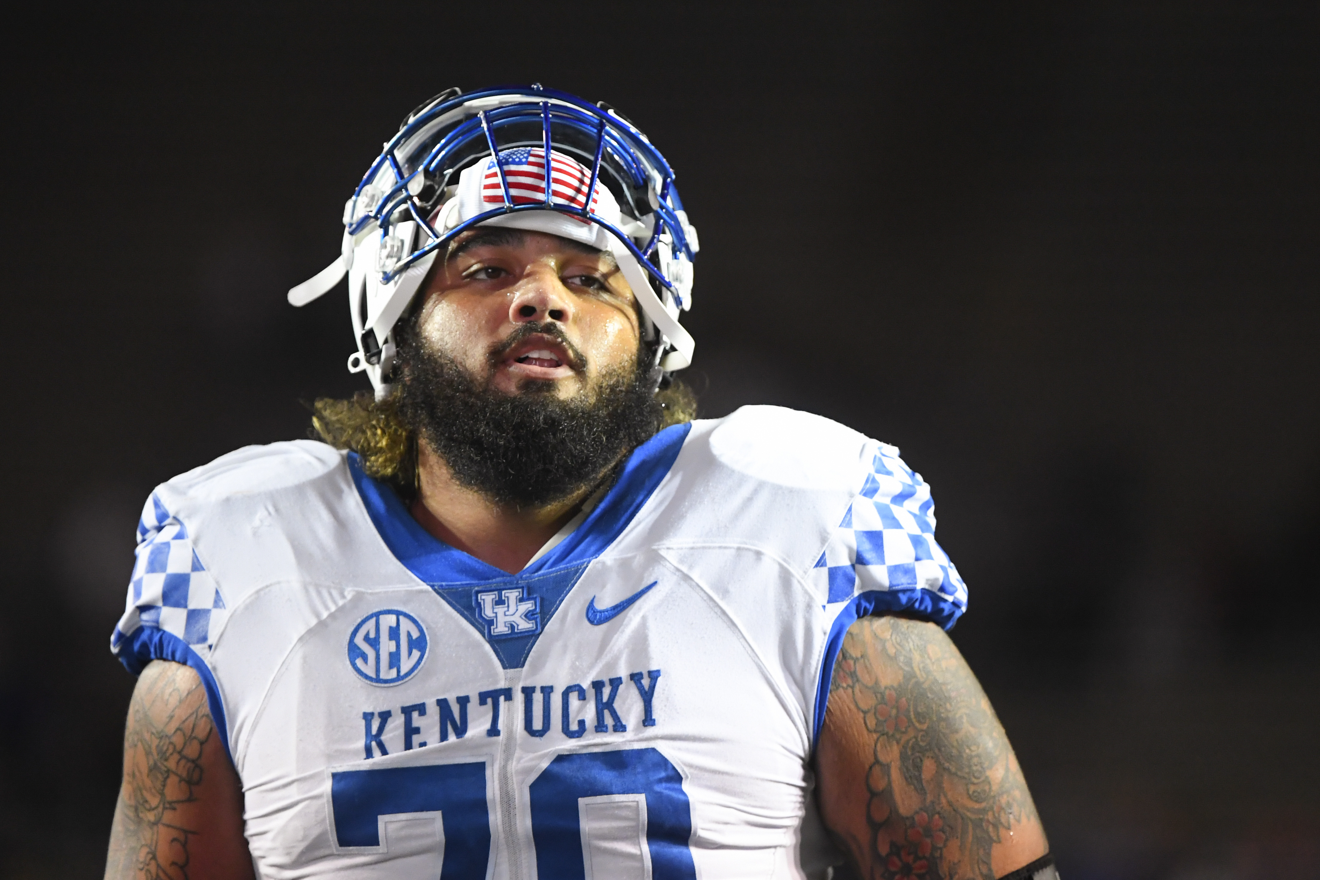 Chiefs trade up with Seahawks for Kentucky OT Darian Kinnard at