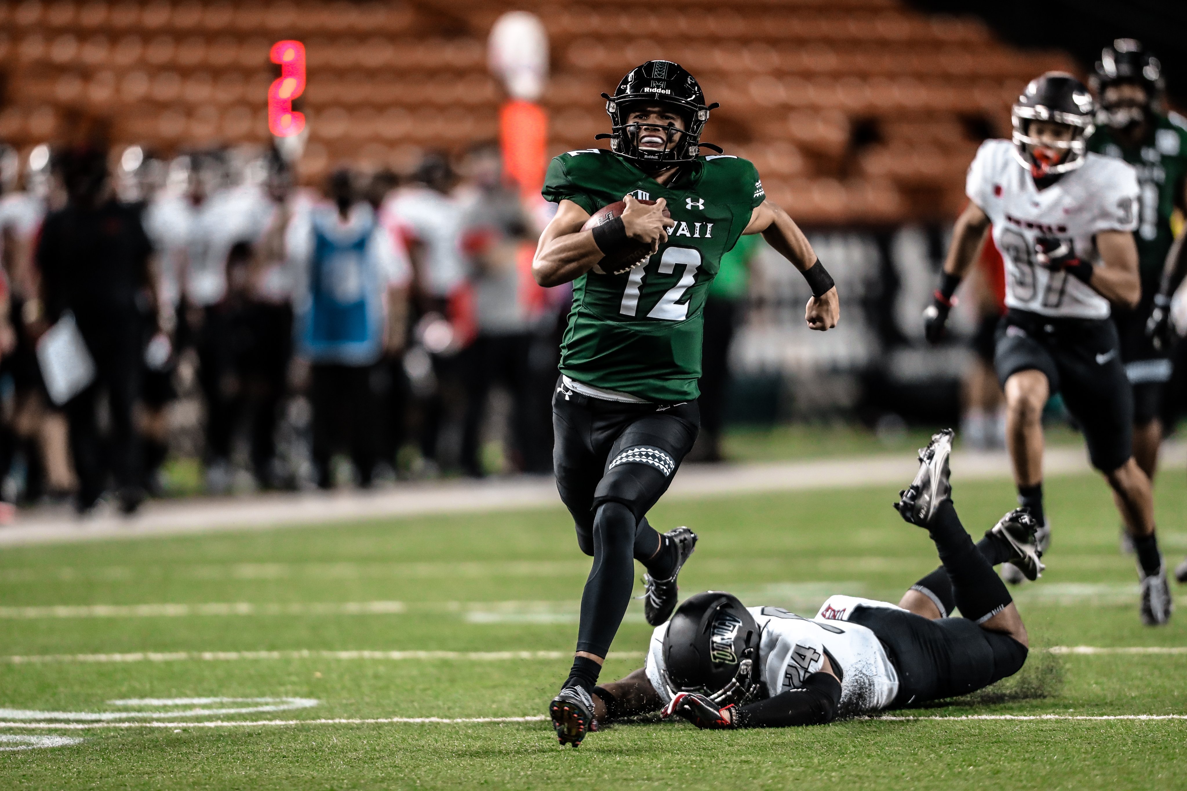 Rainbow Warriors take down UNLV, 38-21 in season finale, image size:4096x2731