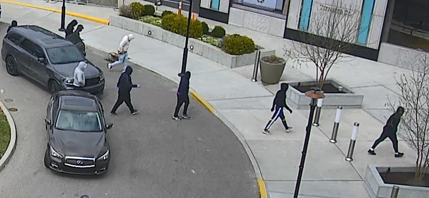 Police seek suspects in daytime Louis Vuitton bags heist at Kenwood mall