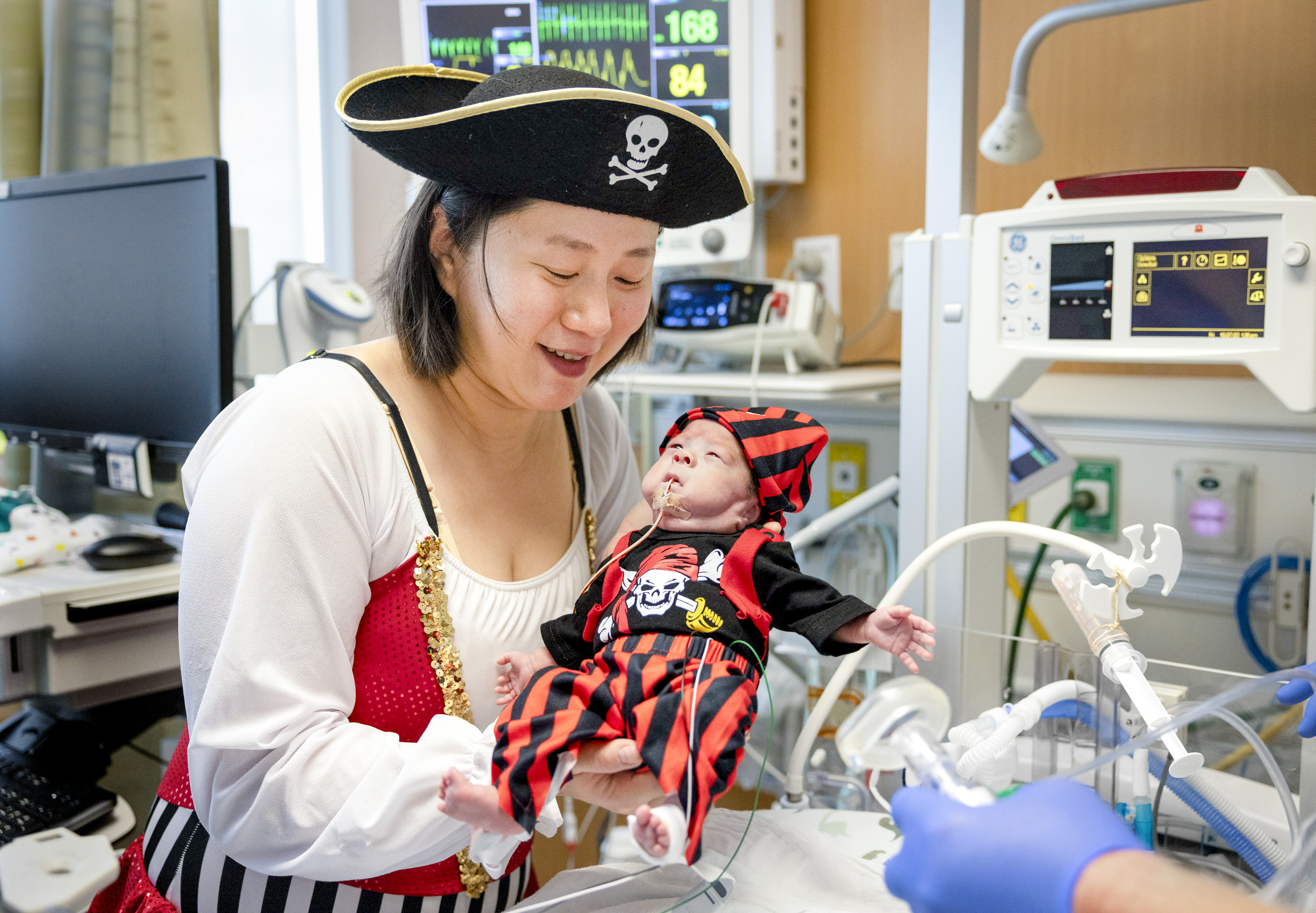 IMAGES, Tiny babies dress up for first Halloween in the Norton NICU, News