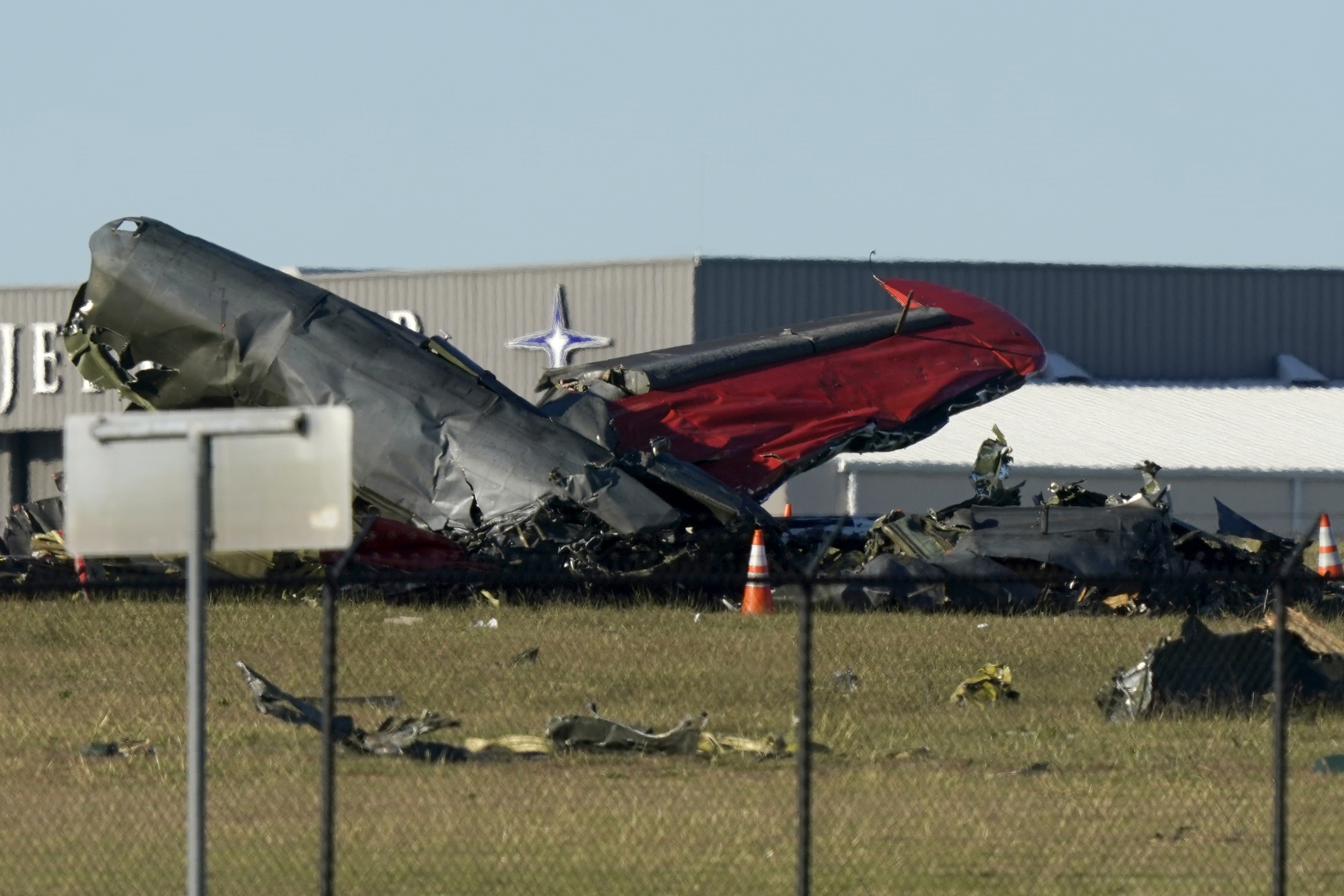 Investigation underway over midair crash at Dallas air show investigation-underway-over-midair-crash-at-dallas-air-show