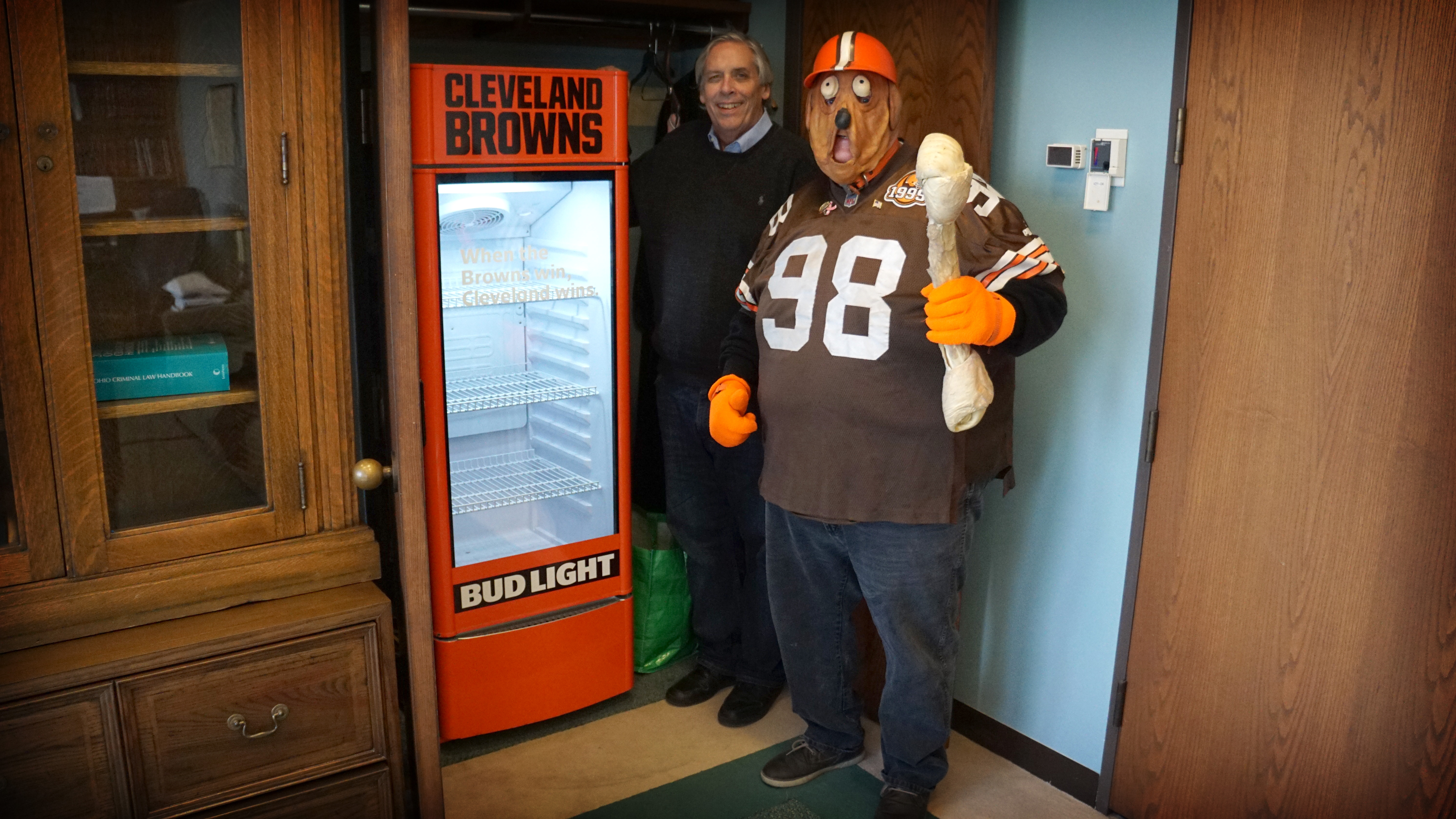 Bud Light installing 'Victory Fridges,' will give away free beer when Cleveland  Browns win