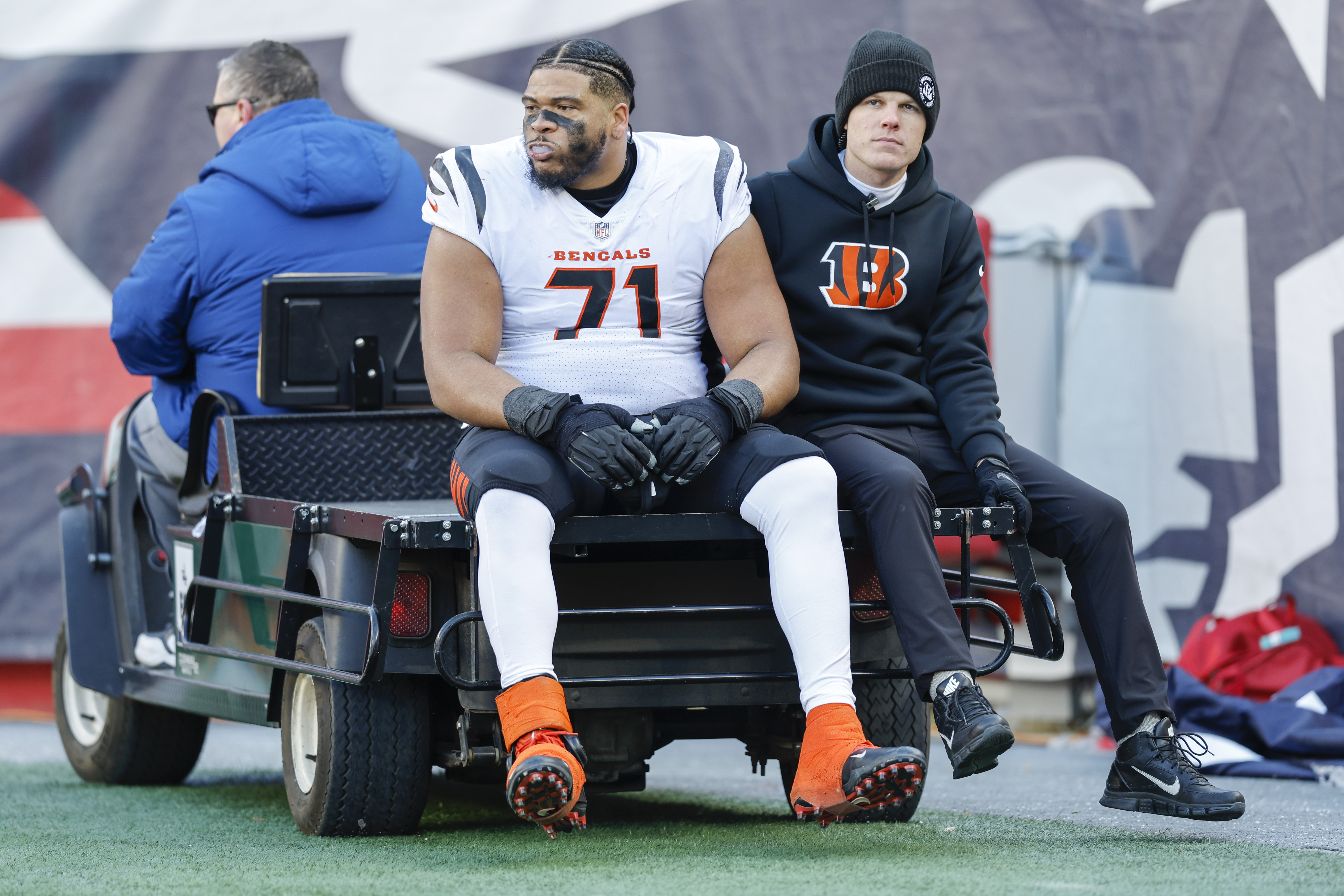 Cincinnati Bengals offensive tackle La'el Collins (71) lines up