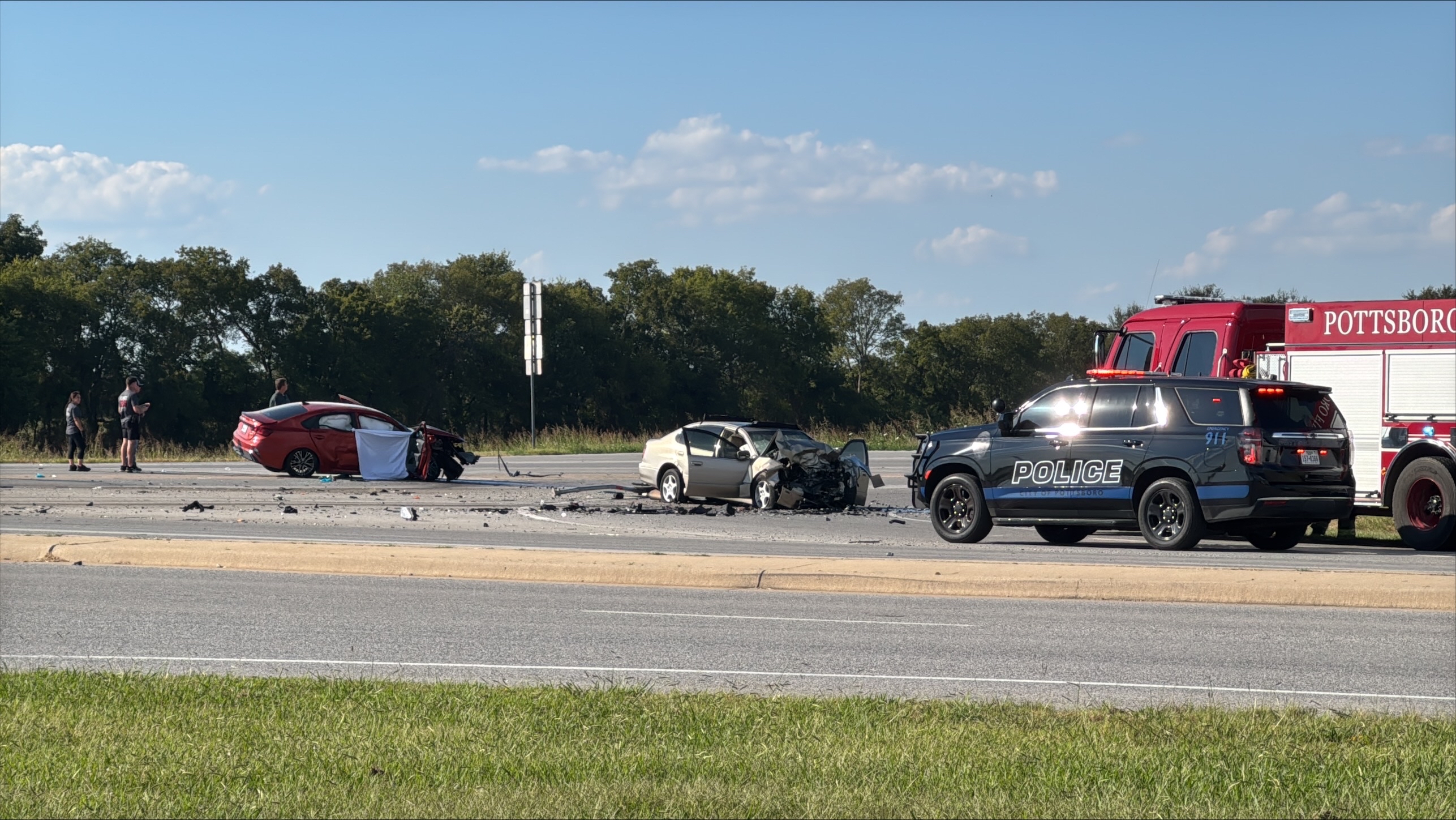 One dead after major crash in Pottsboro