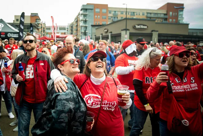 Cincinnati Reds on X: Party like it's 1919❗️ #MLBatFieldOfDreams 🌽  #RedsThreads  / X