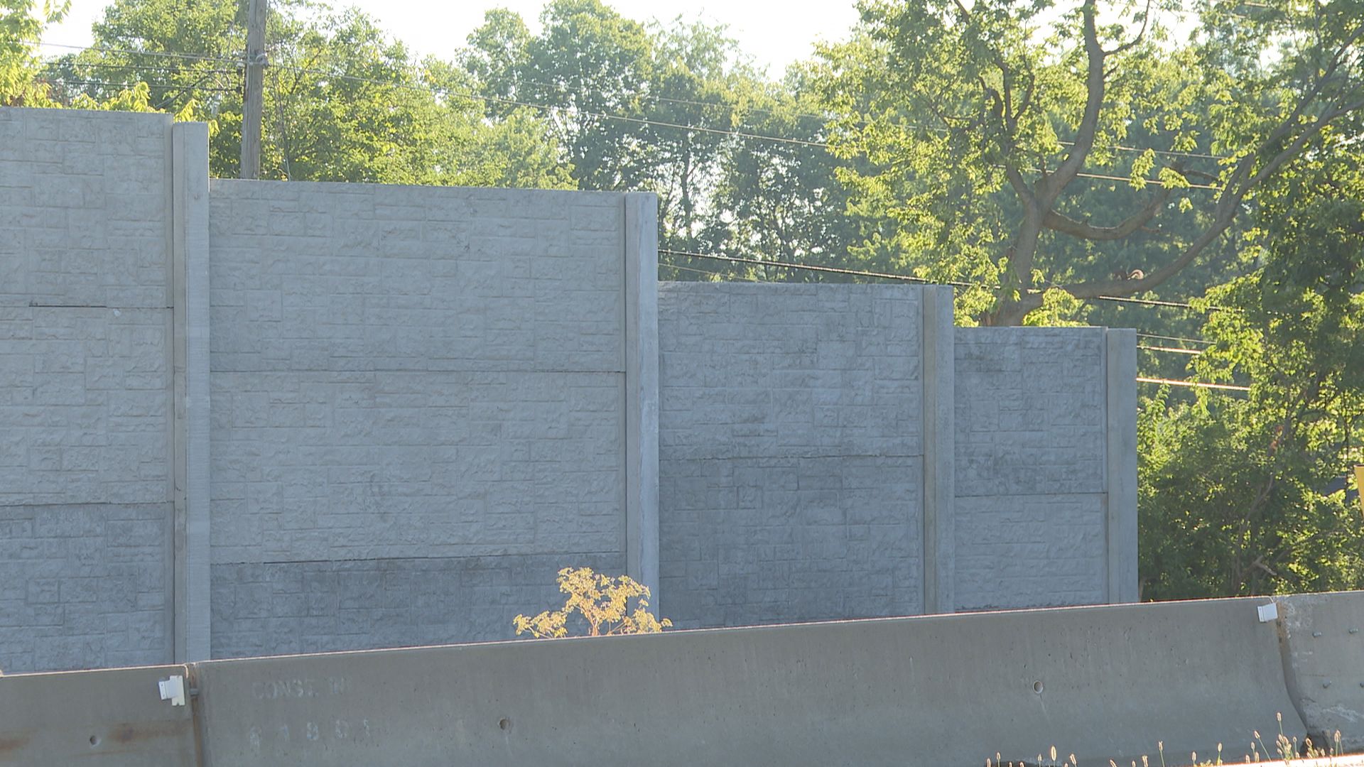 【YIPS】 Construction wall Good Question: What's the wall being built on I-75 in Lexington?