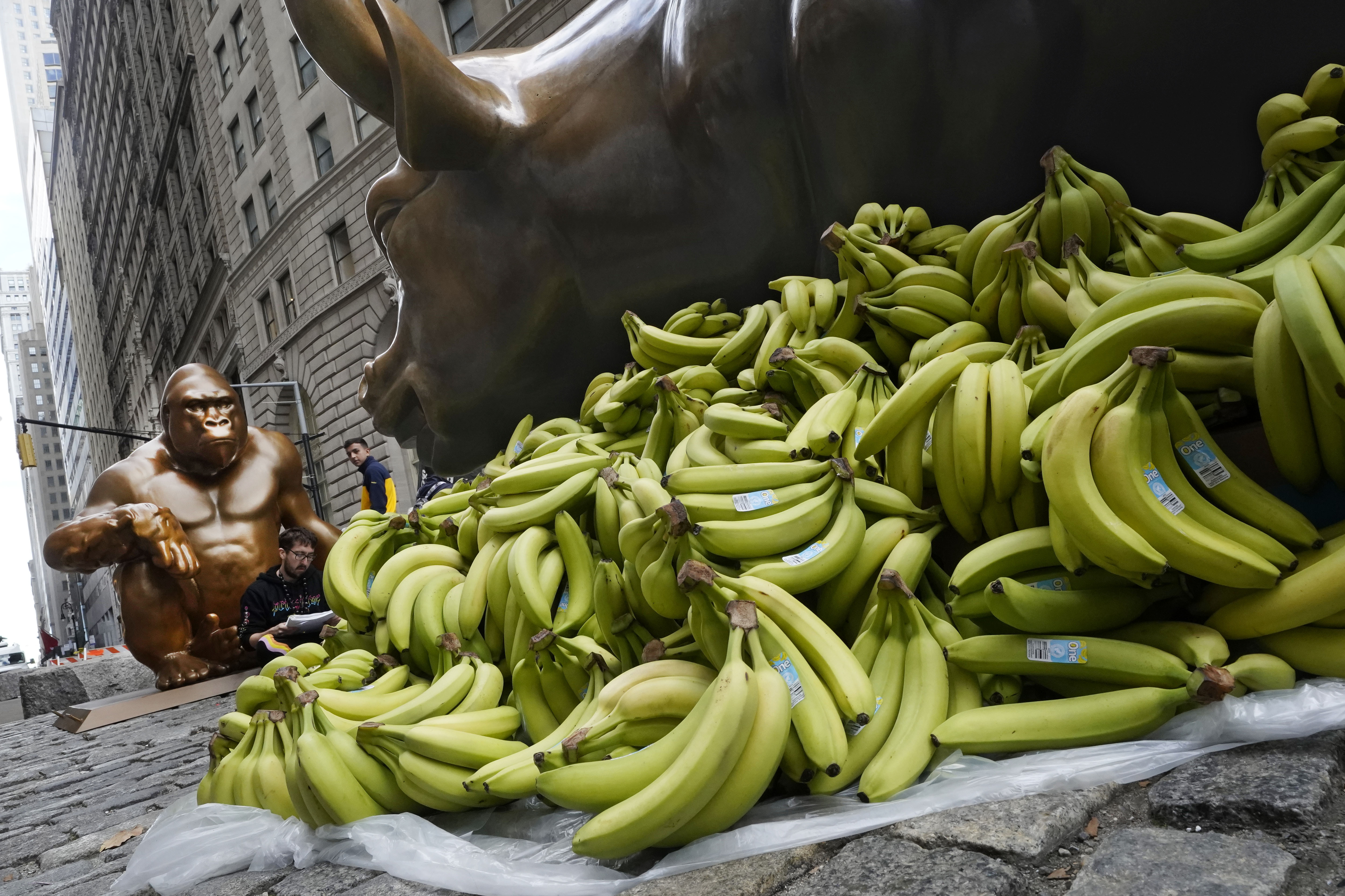 Statue of Harambe appears in New York's Financial District