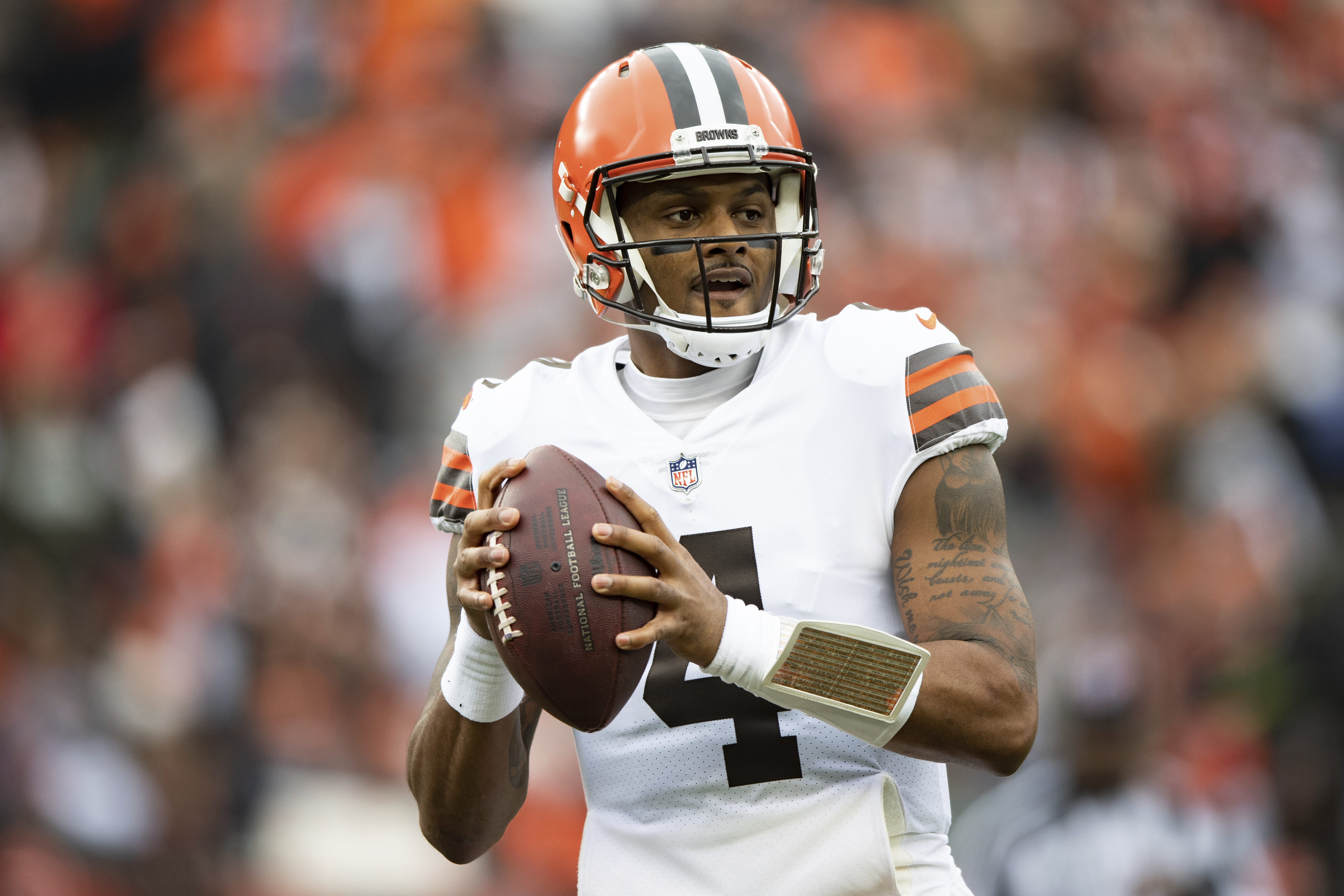 Watson embraced by teammates in Browns' offseason program