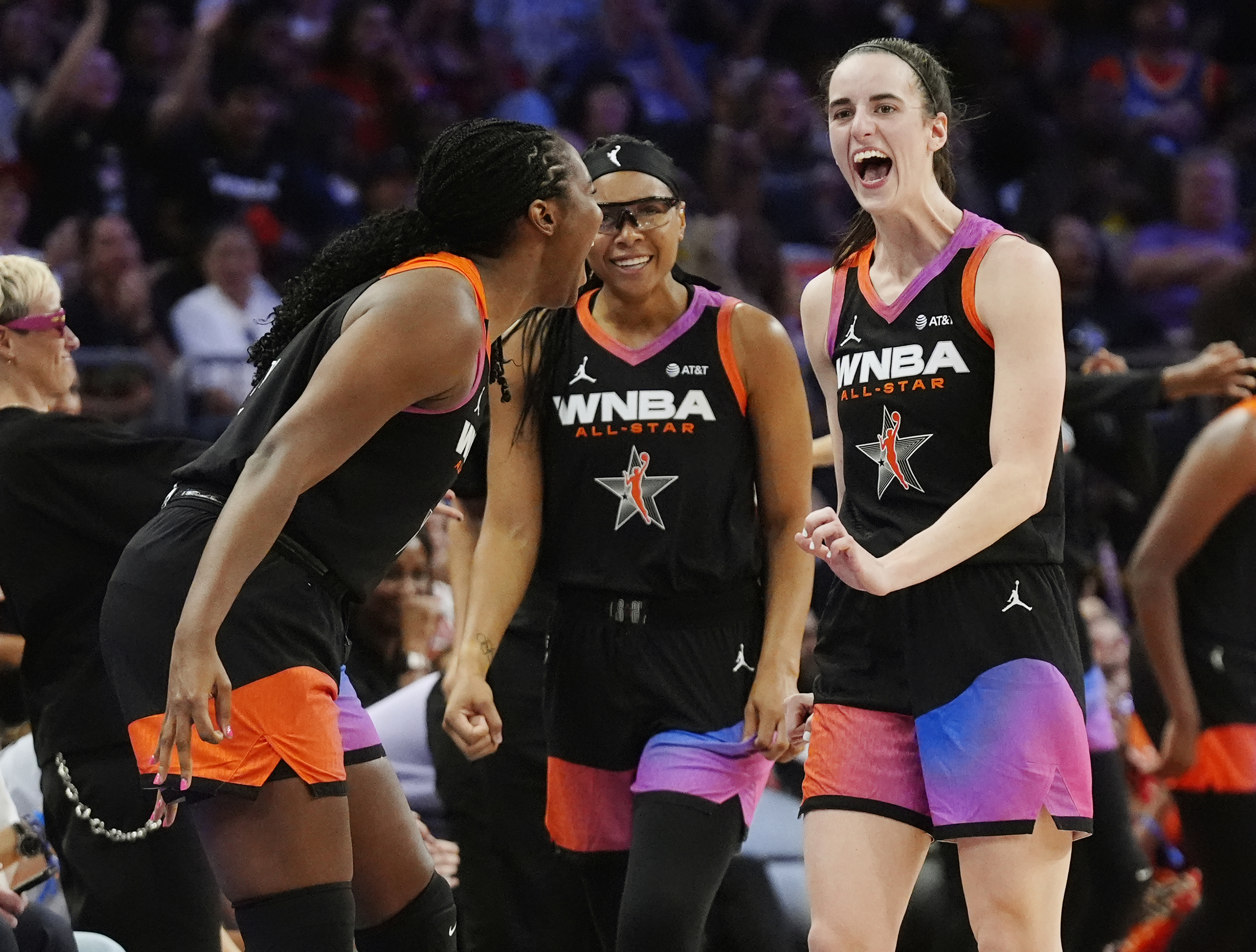 Caitlin Clark, Arike Ogunbowale lead WNBA All-Stars to 117-109 win over  U.S. Olympic team