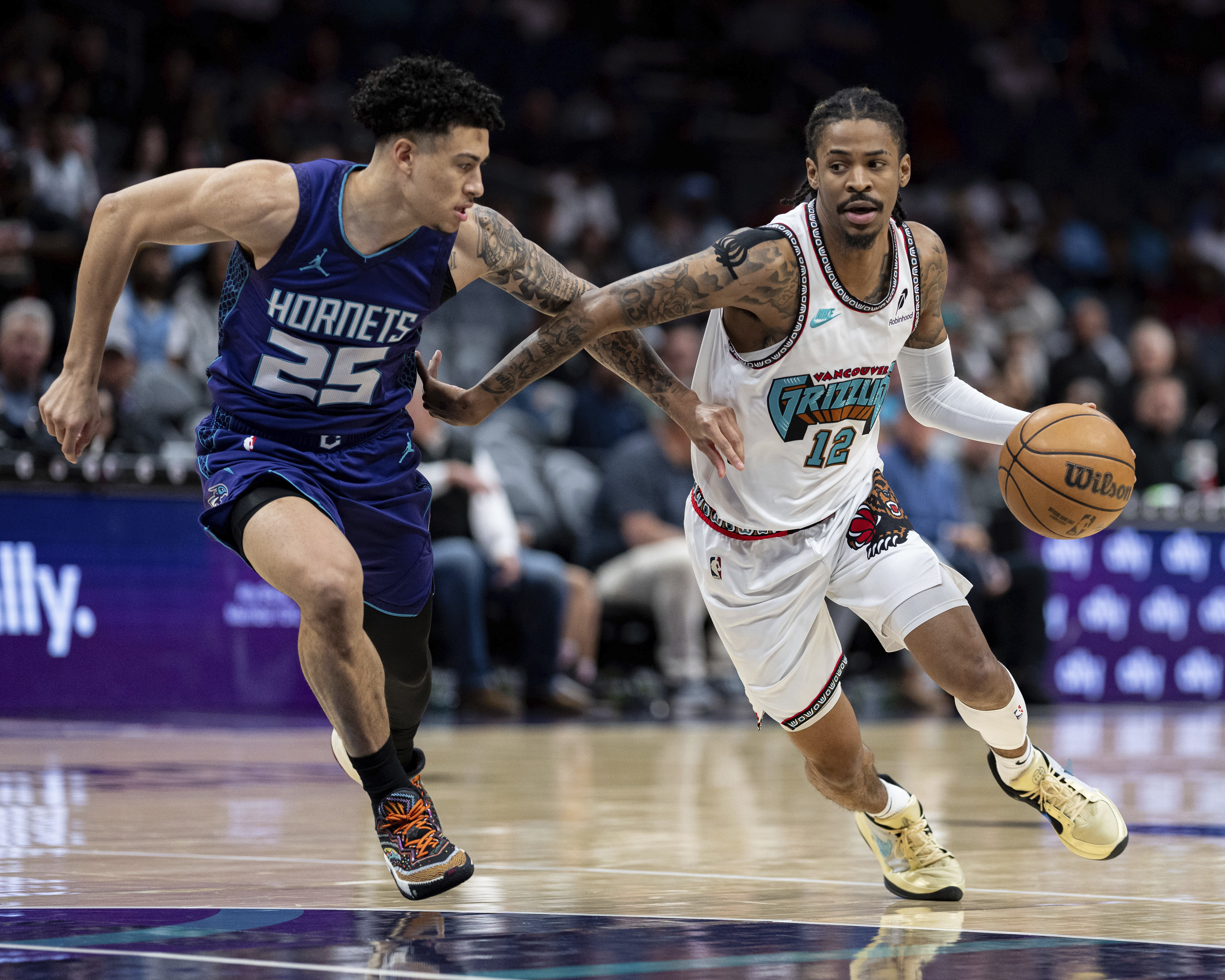 NBABALLER'S レア 値下げ交渉承ります Morant scores 28 as the Grizzlies beat Hornets 124-100; Memphis