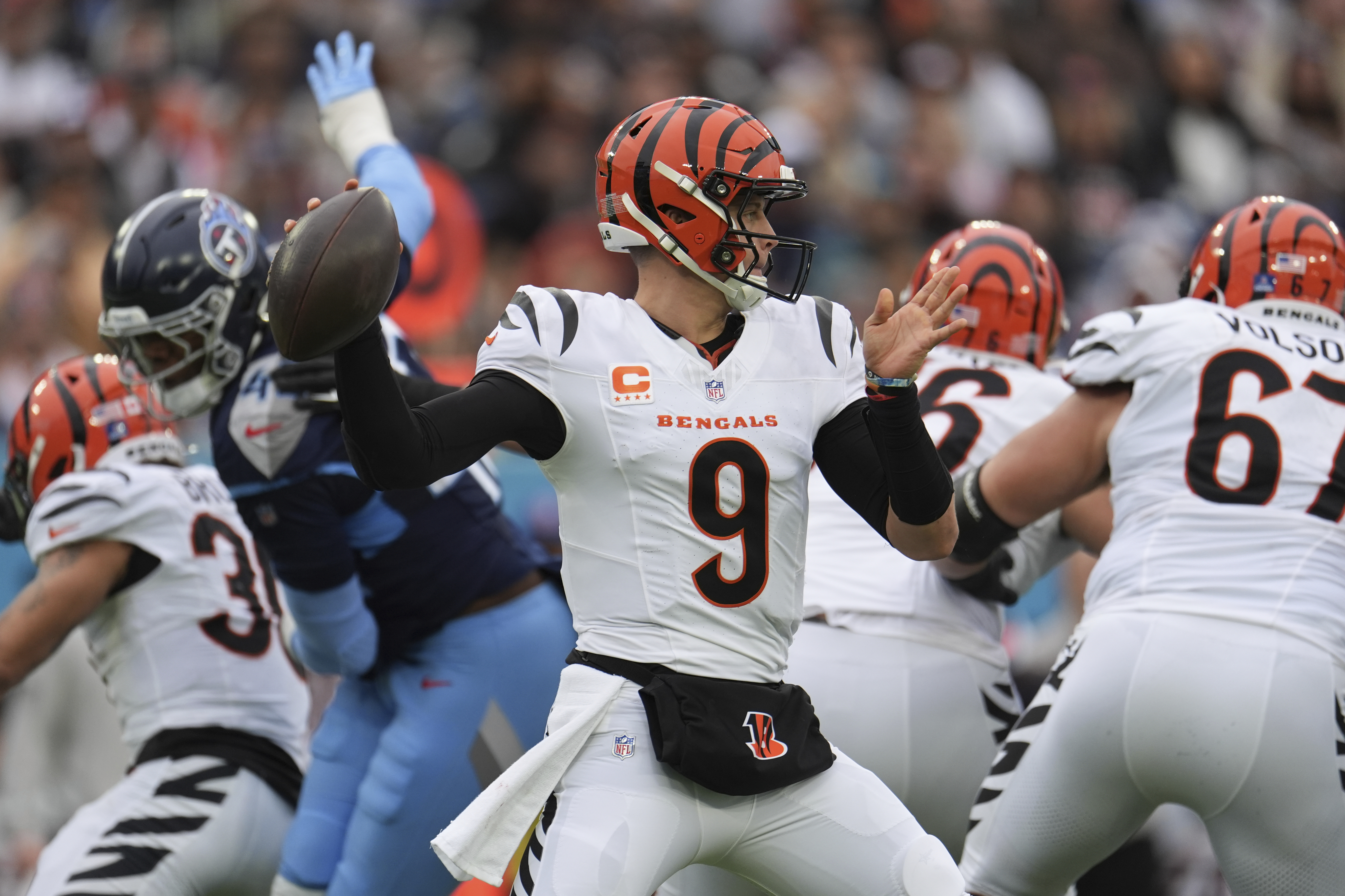 Joe Burrow sets franchise record with 3 more TD passes as Bengals