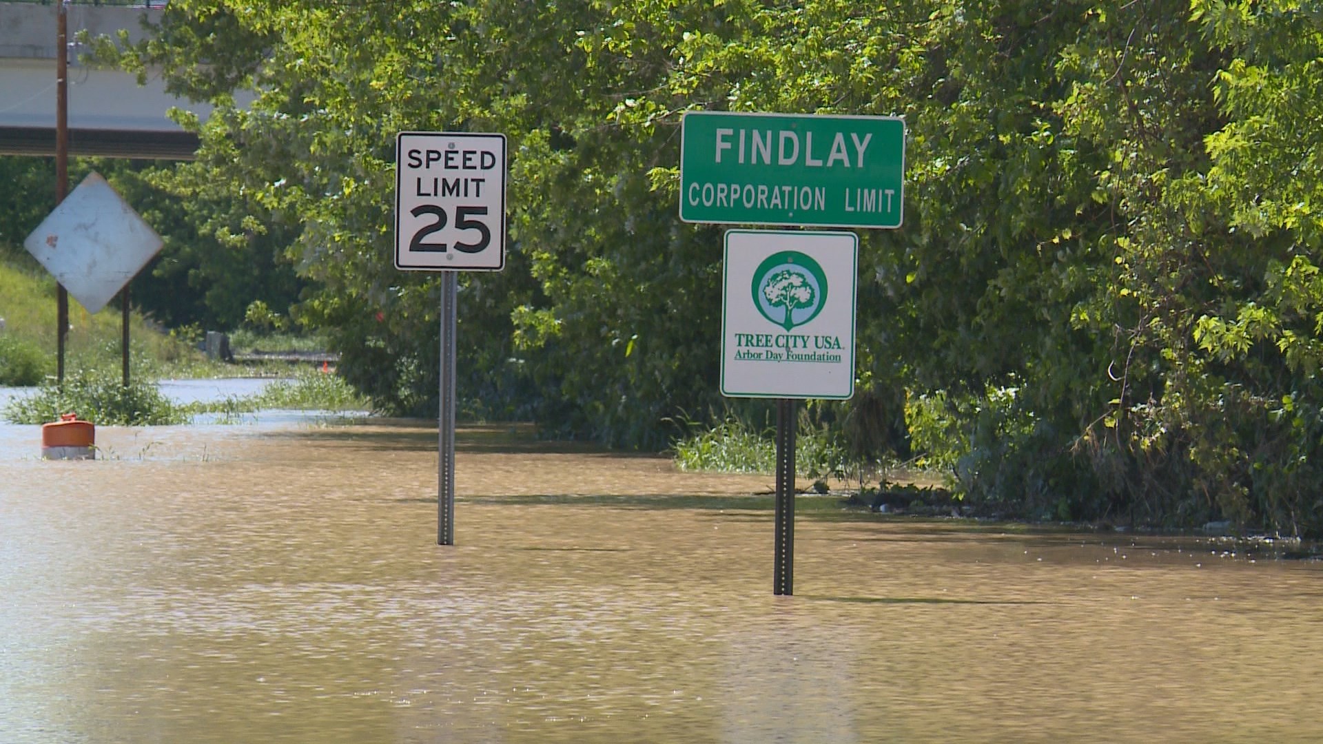 findlay flood waters recede some basements still wet findlay flood waters recede some