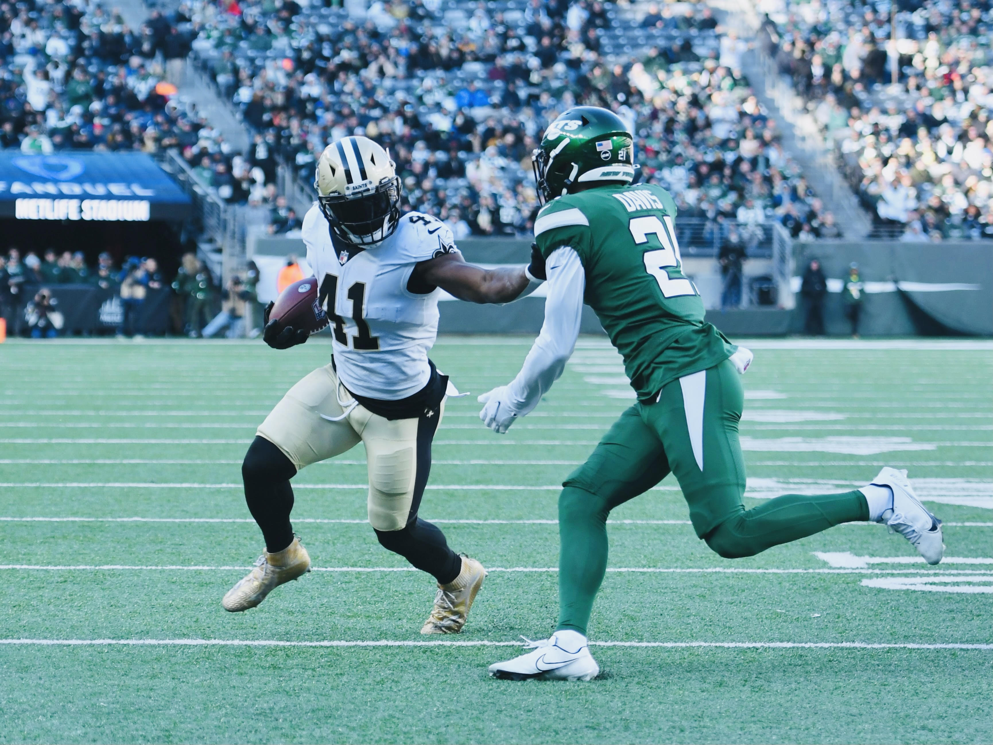 Saints end 5-game skid with 30-9 victory over skidding Jets