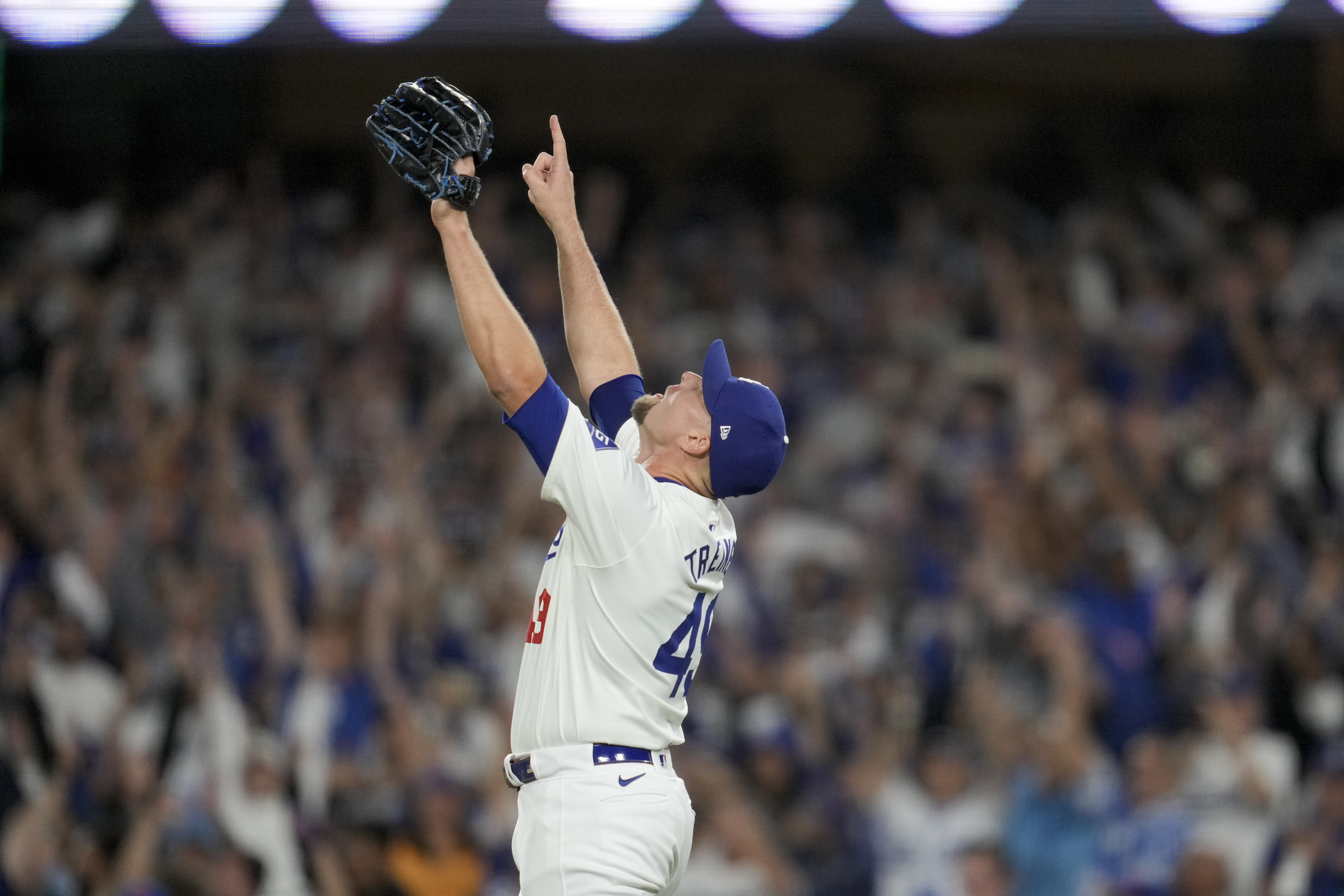 Blake Treinen returns to Dodgers on two-year deal