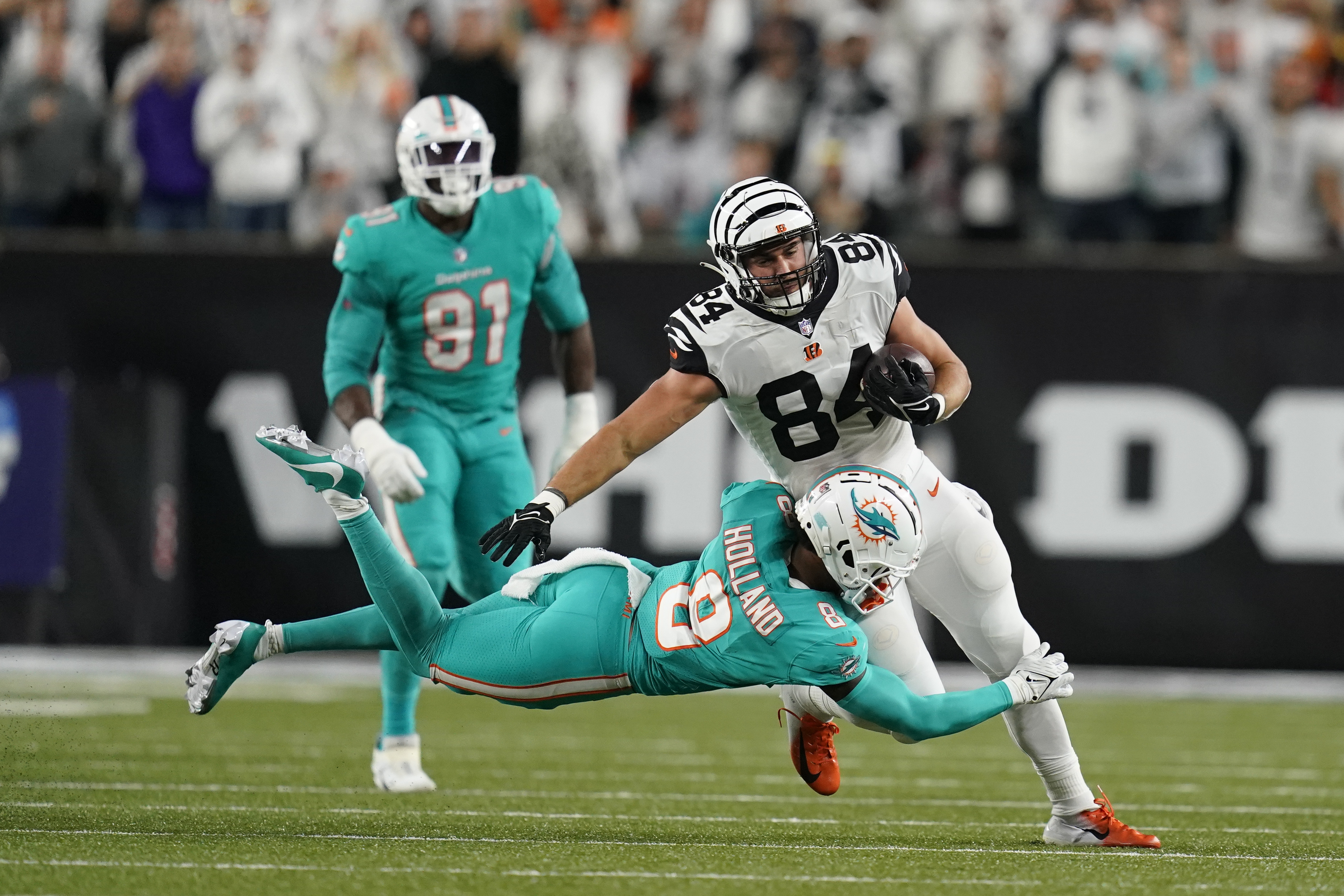 White-clad Bengals beat the Dolphins 27-15