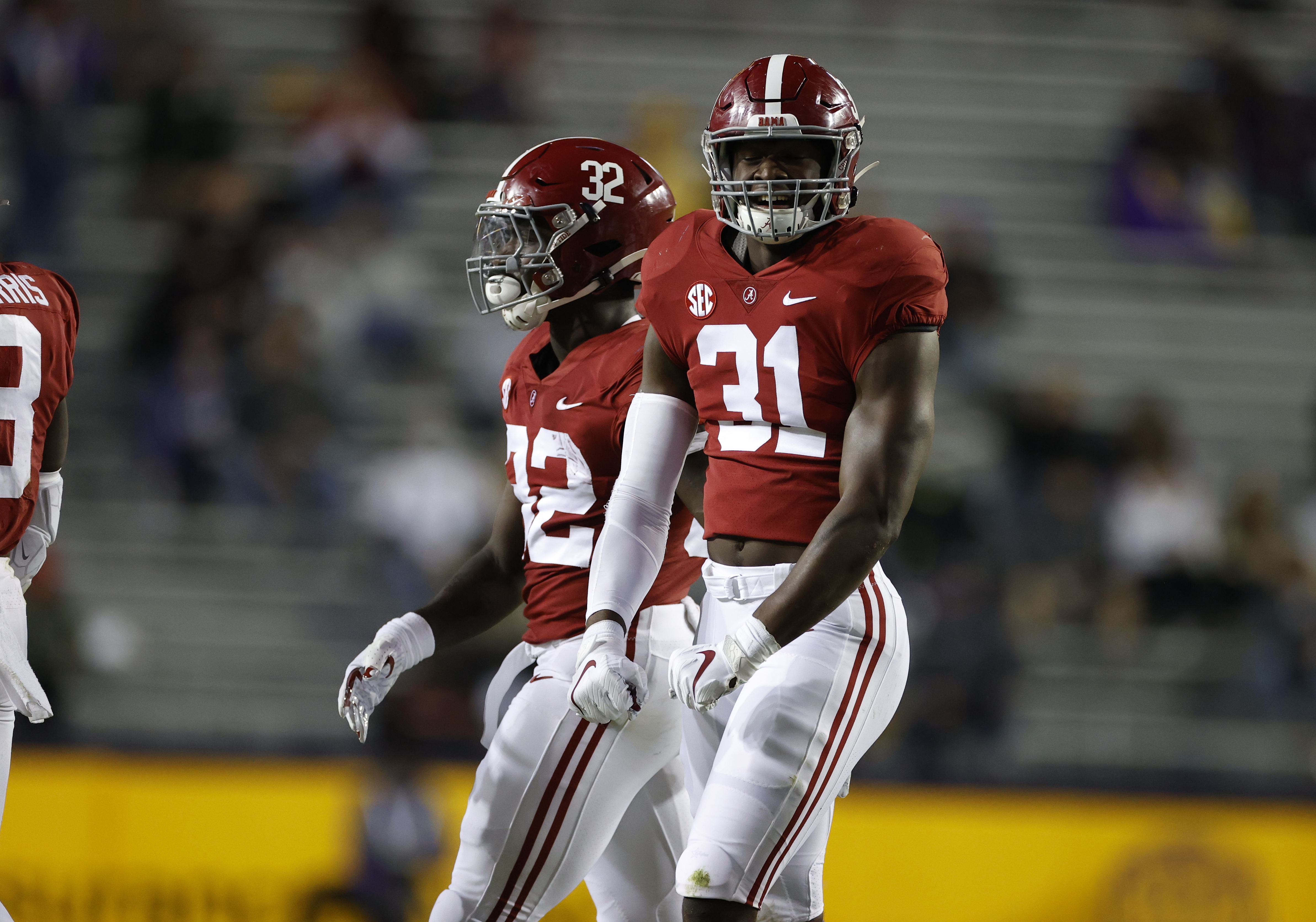 Shaun Alexander returns to Tuscaloosa to present freshman award 