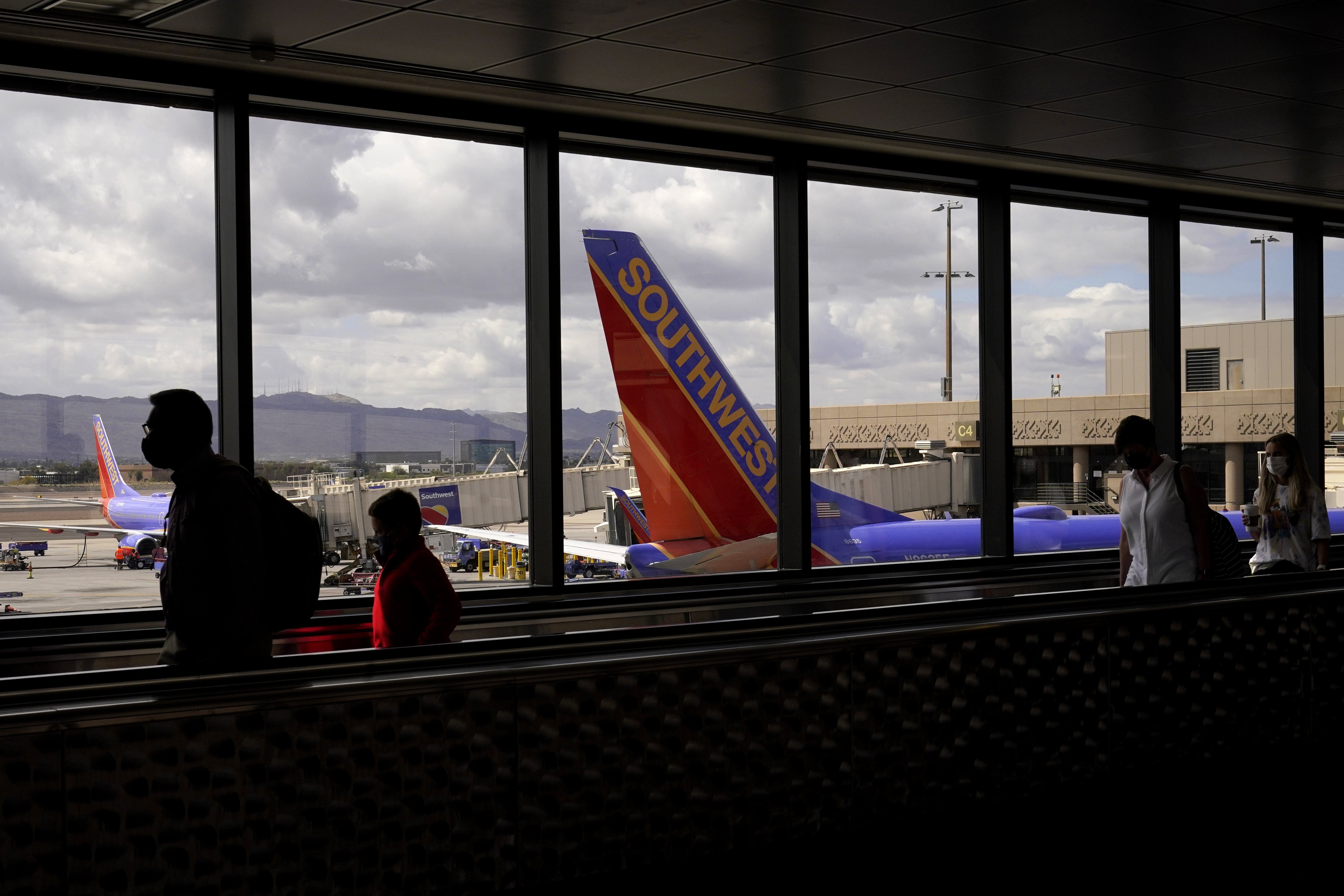 Southwest Airline offers up to 40 percent off fares; company