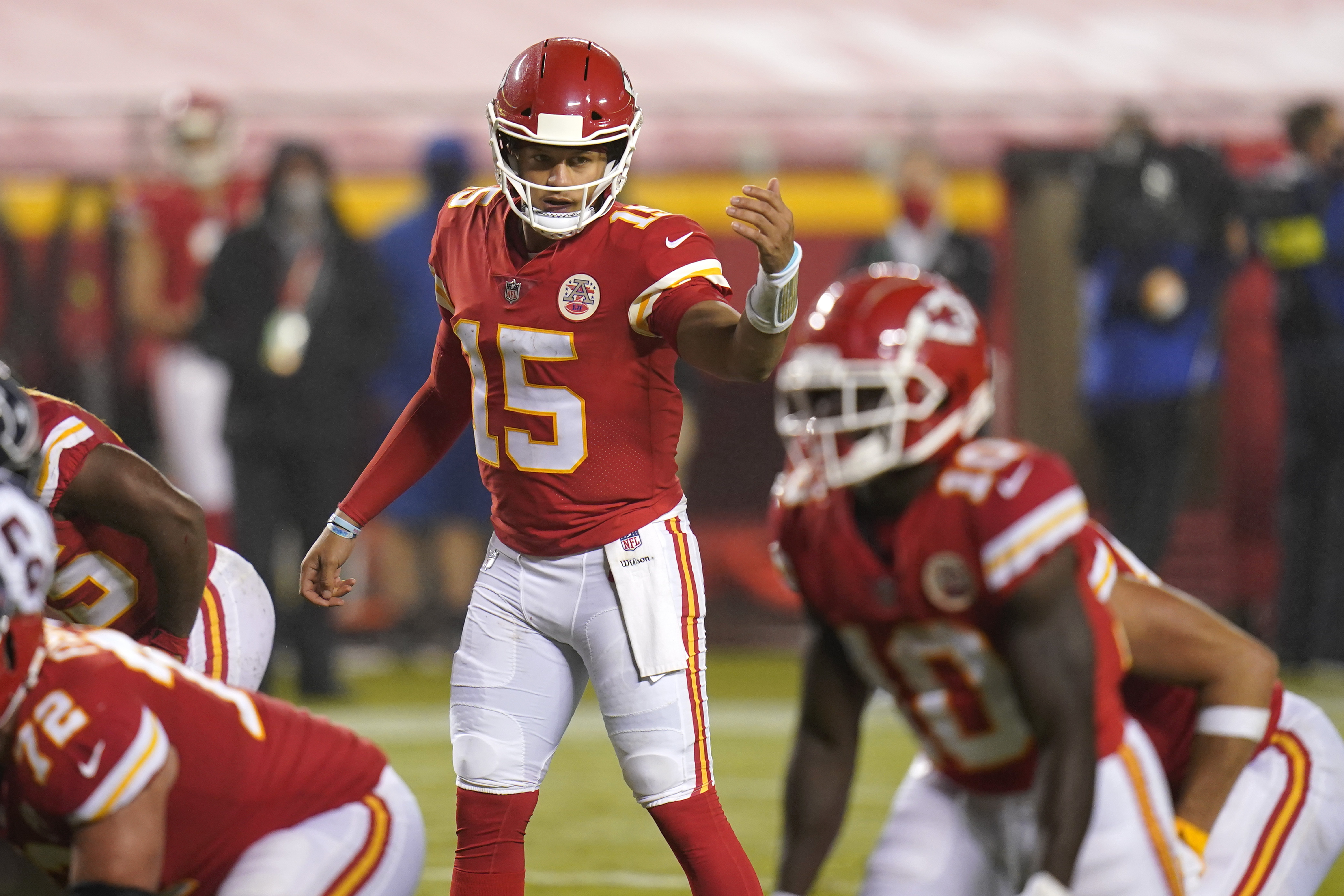 Chiefs look to spoil Chargers' inaugural game at SoFi Stadium