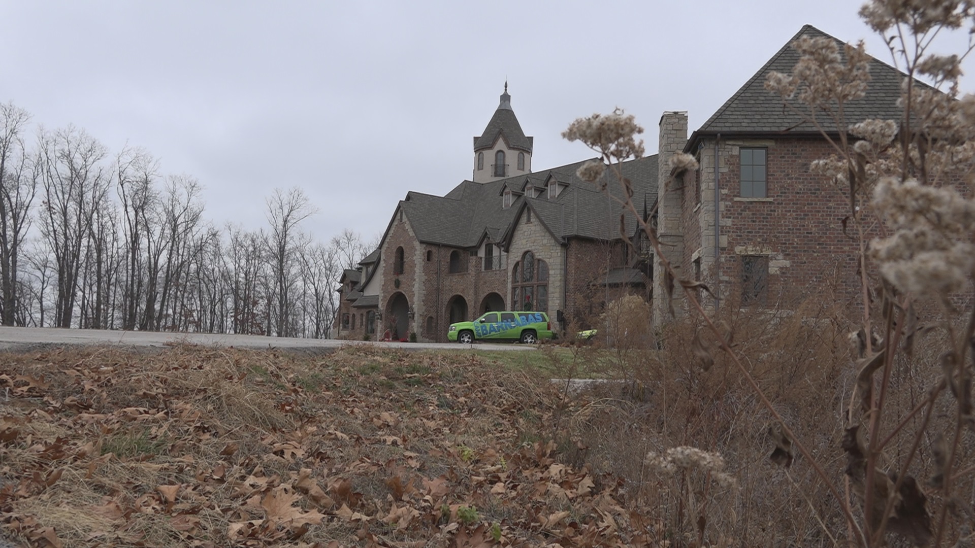 Pitcher Cole Hamels donates Stone County Missouri mansion to Camp Barnabas