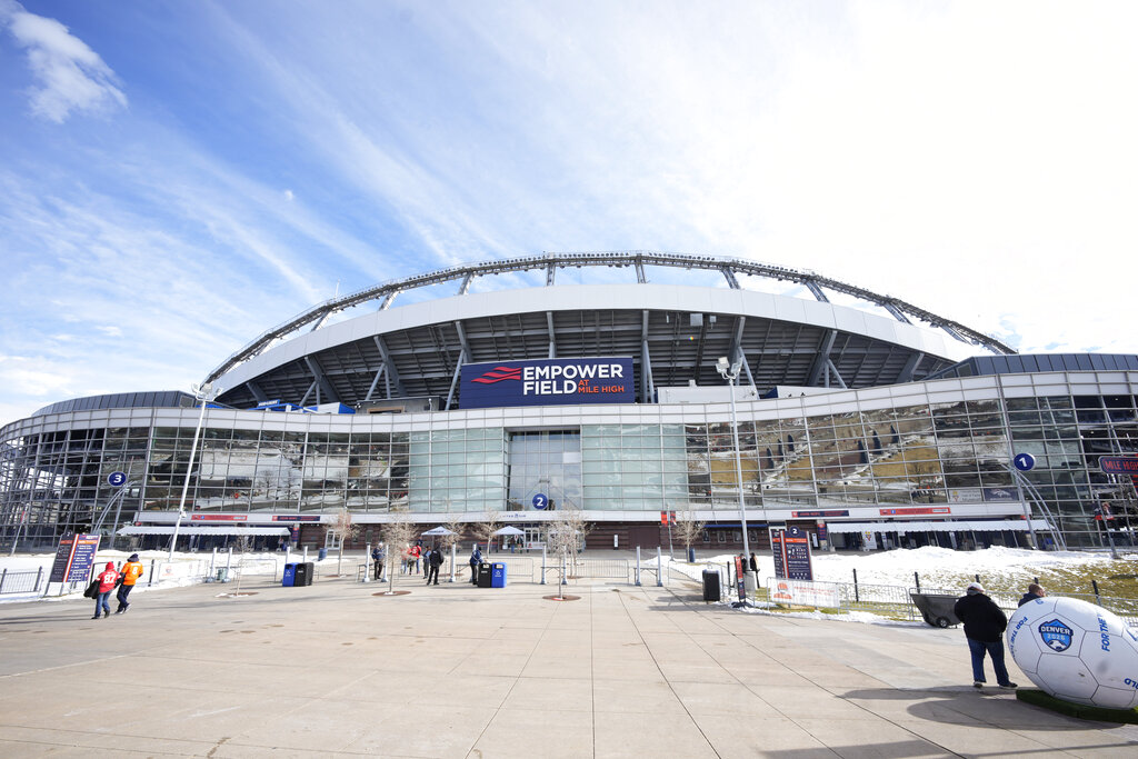 Woman falls from escalator, dies at Empower Field after Kenny Chesney  concert – Greeley Tribune