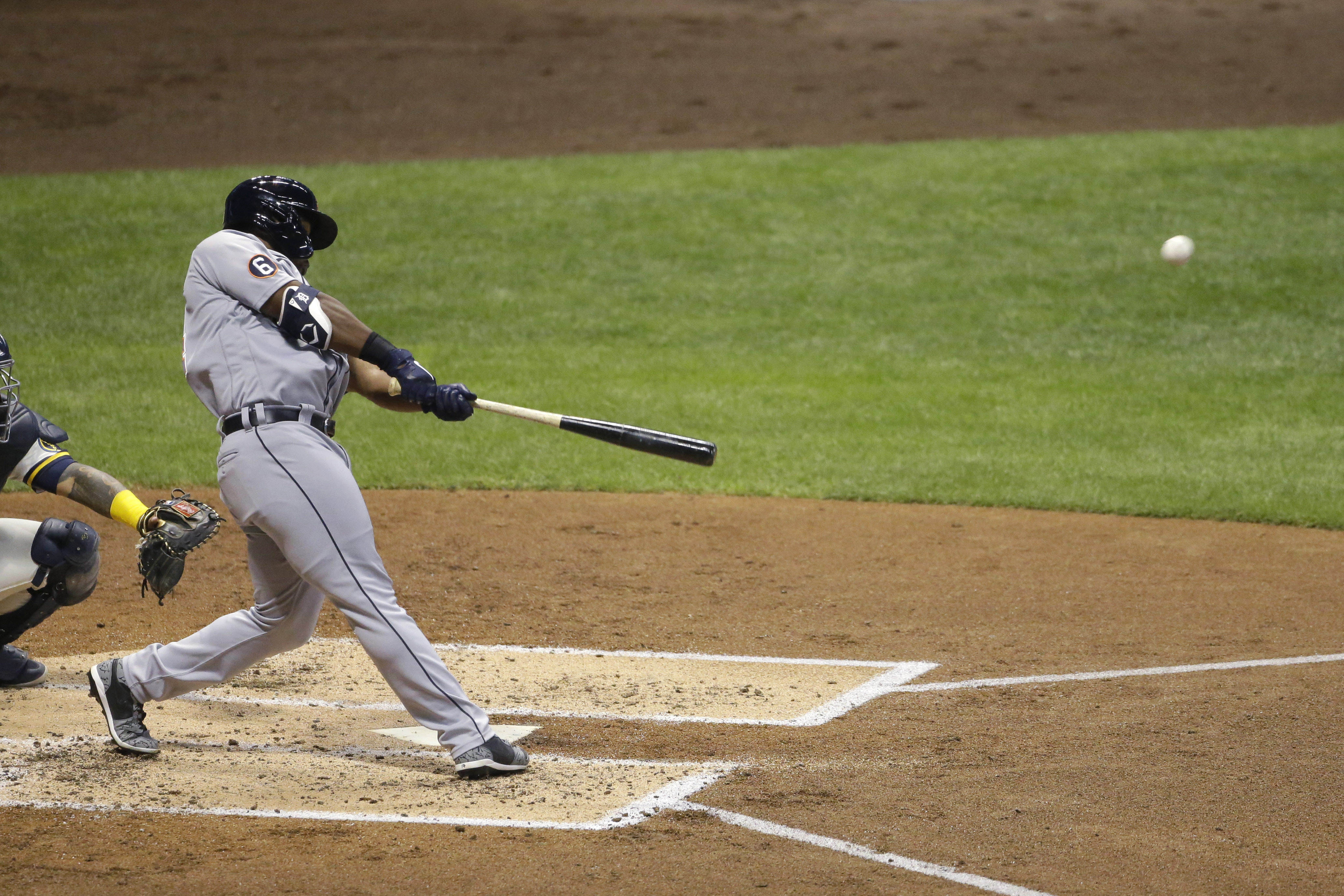 Milwaukee Brewers' Daniel Norris throws during the eighth inning