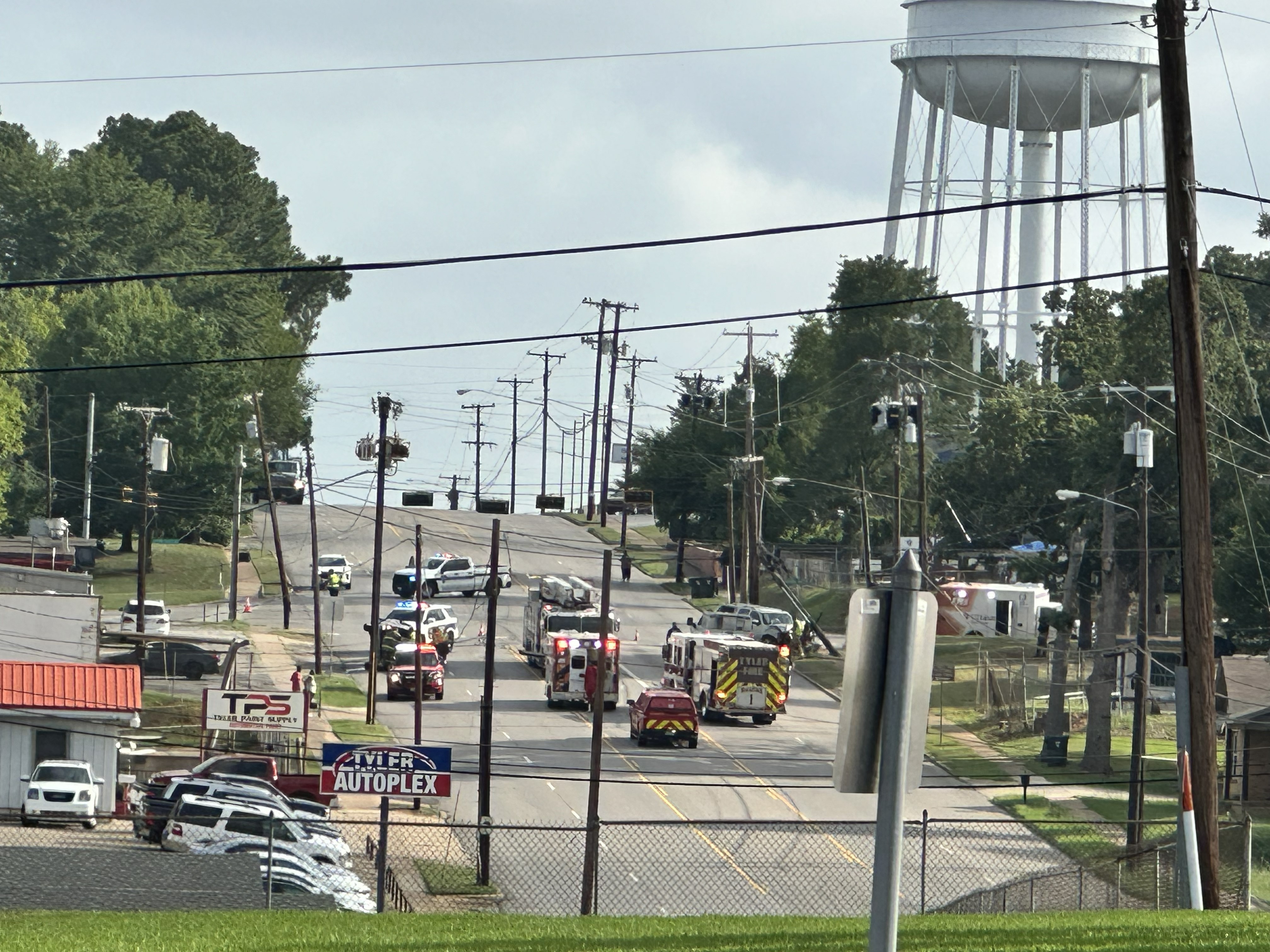 Tyler police working 3-vehicle crash on Glenwood Boulevard