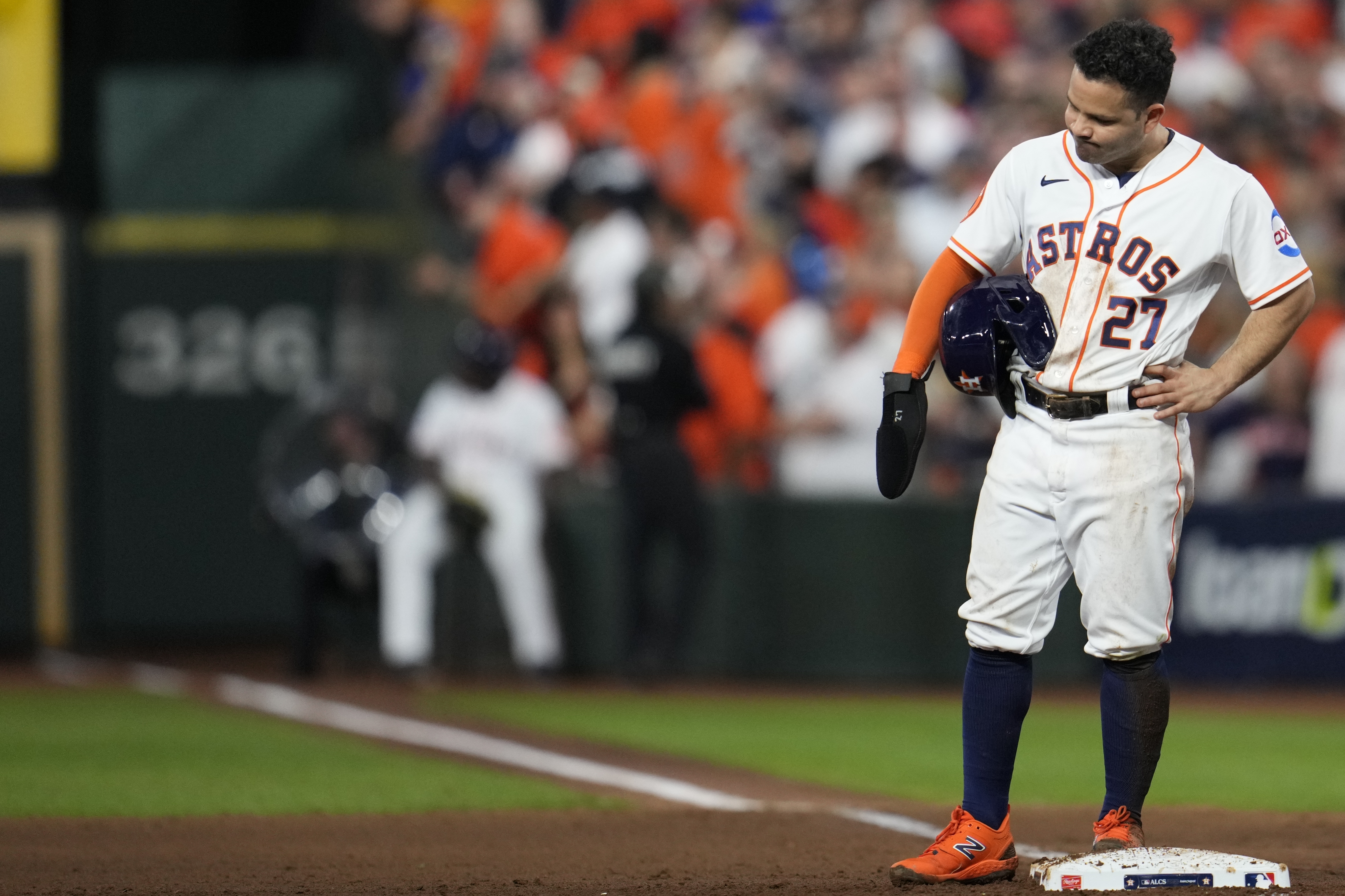 Montgomery outduels Verlander, Rangers blank Astros in ALCS opener