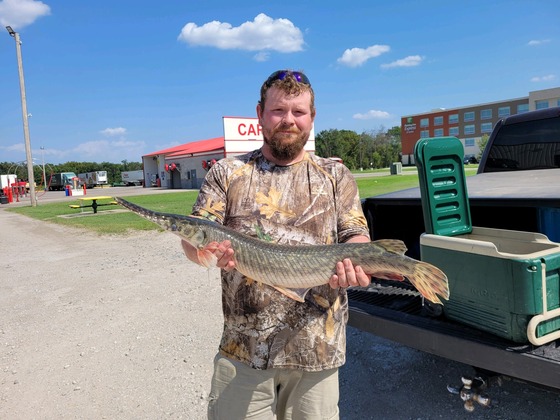Bow-angler breaks 40-year state record by catching 7.98-pound spotted gar