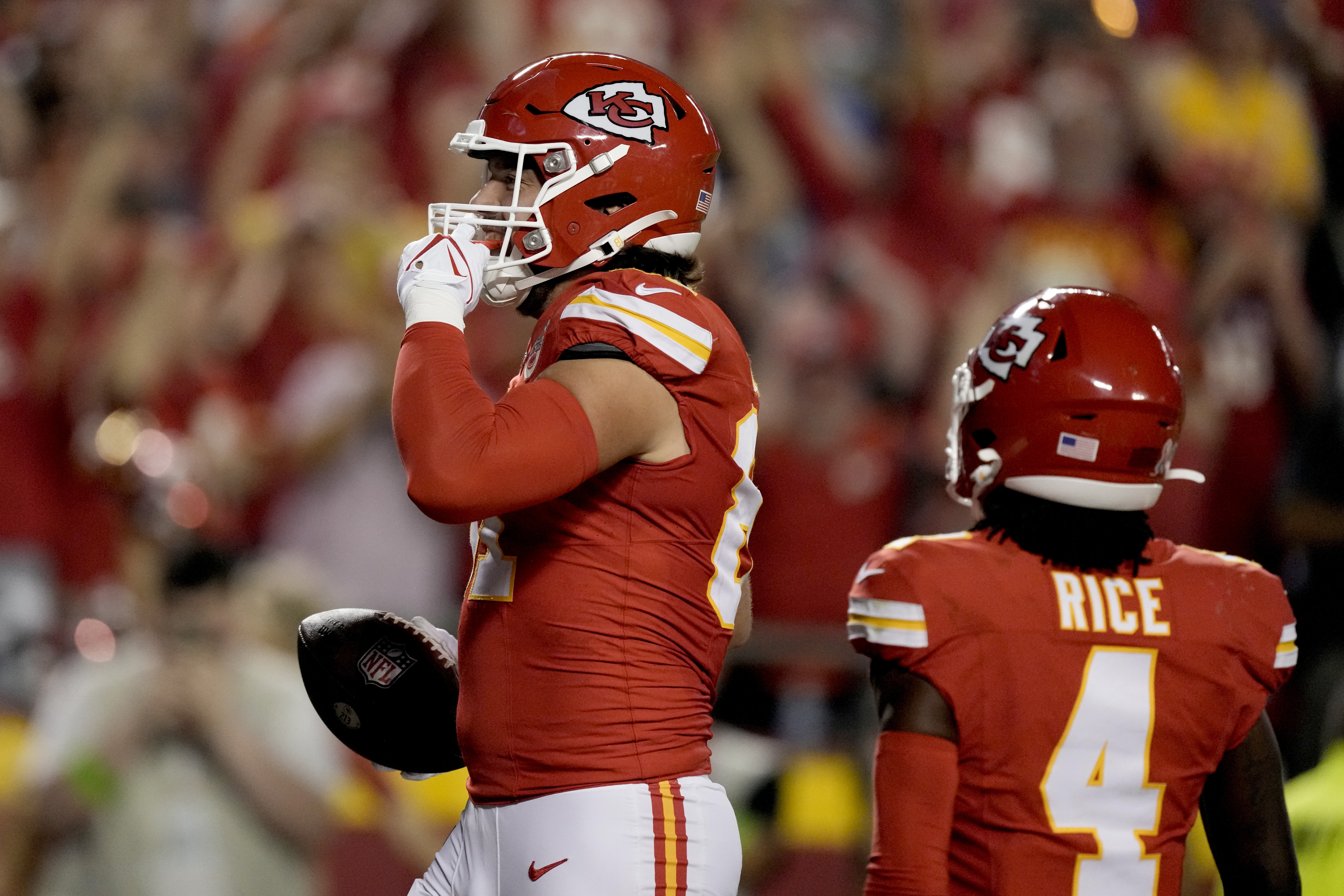 Kansas City Chiefs tight end Blake Bell (81) runs with the