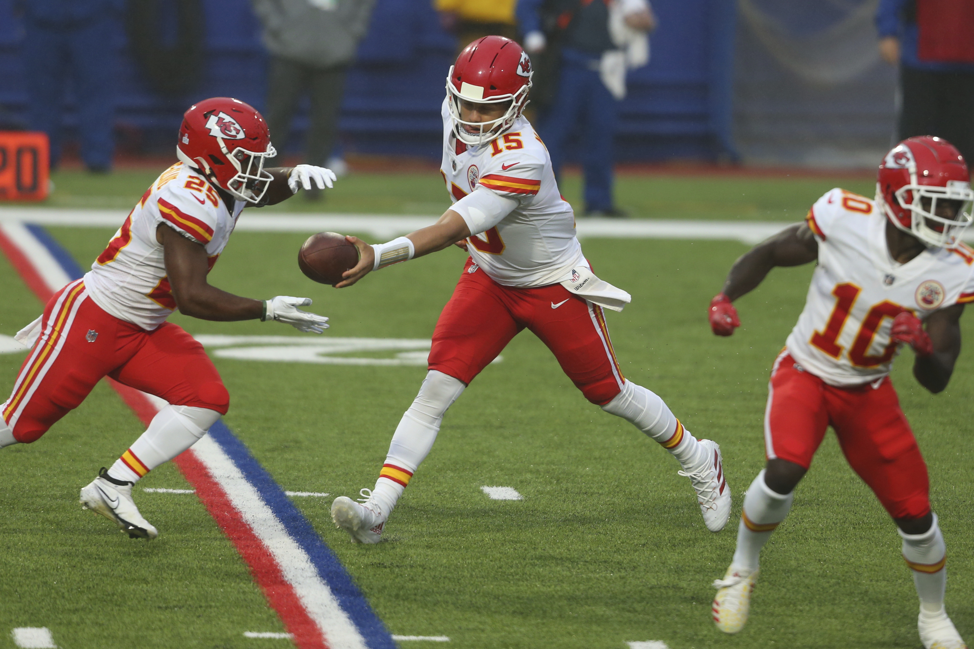 NFL: Chiefs, Clyde Edwards-Helaire run away with win over Bills