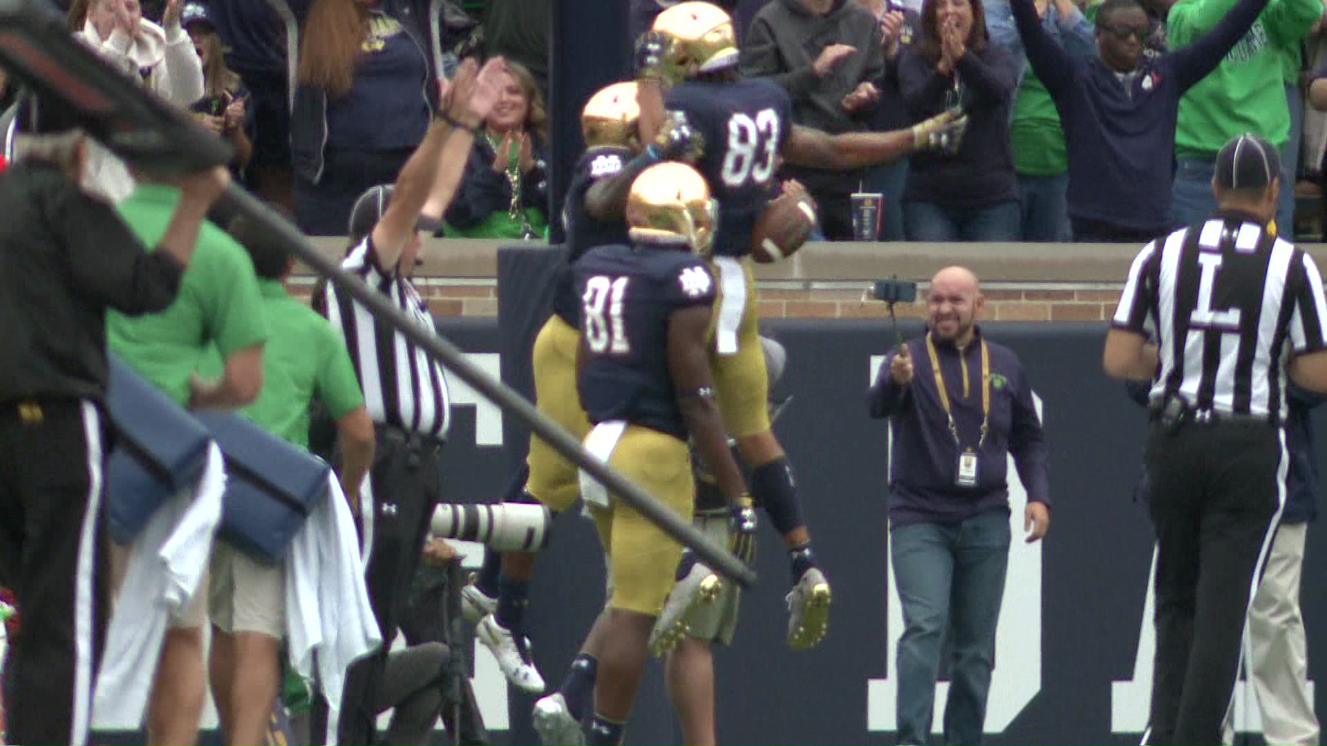 South Bend, Indiana, USA. 02nd Sep, 2017. Notre Dame safety Jalen Elliott  (21) during NCAA football game action between the Temple Owls and the Notre  Dame Fighting Irish at Notre Dame Stadium