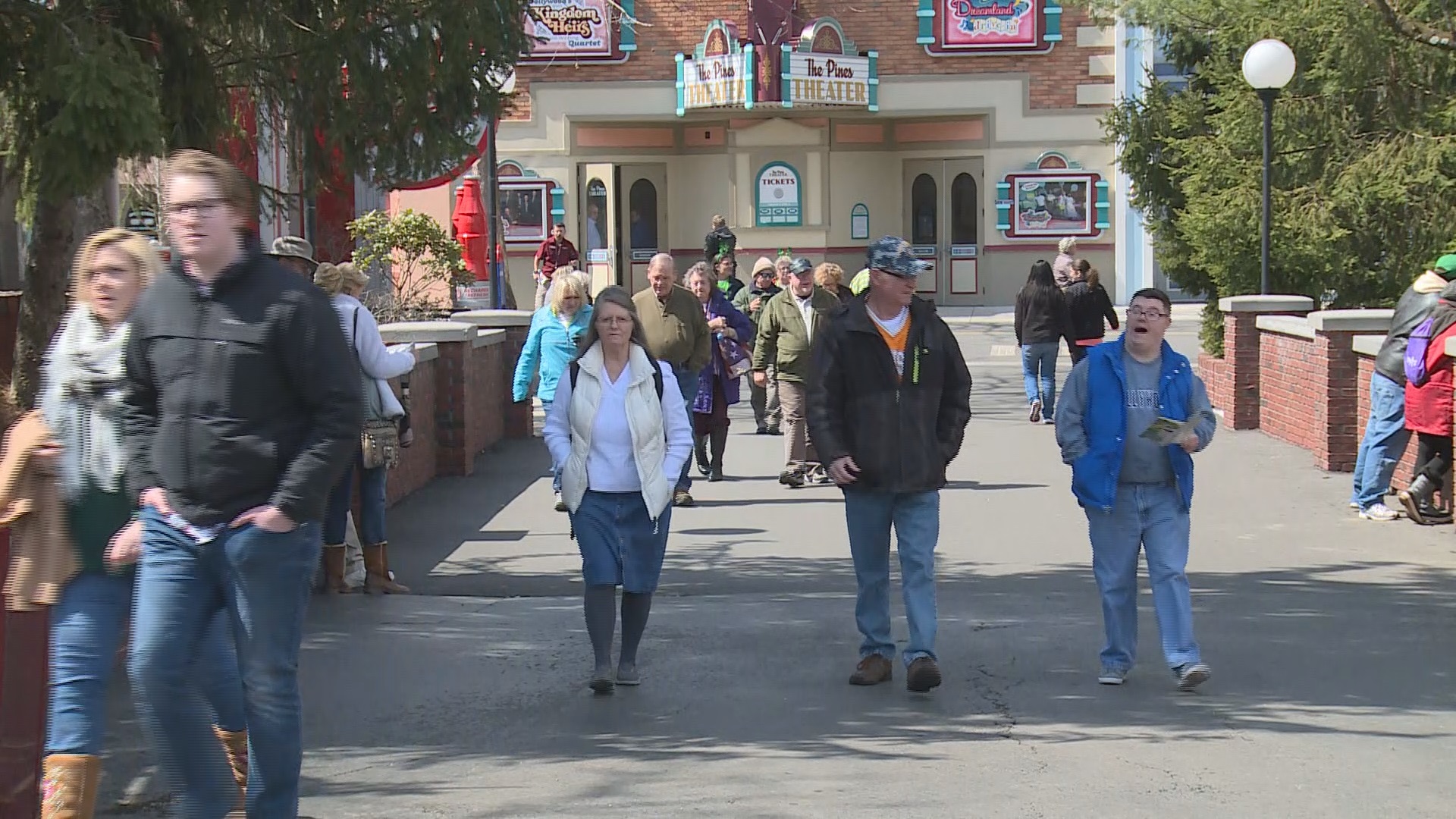 Dollywood discounts available for Sevier County residents, employees