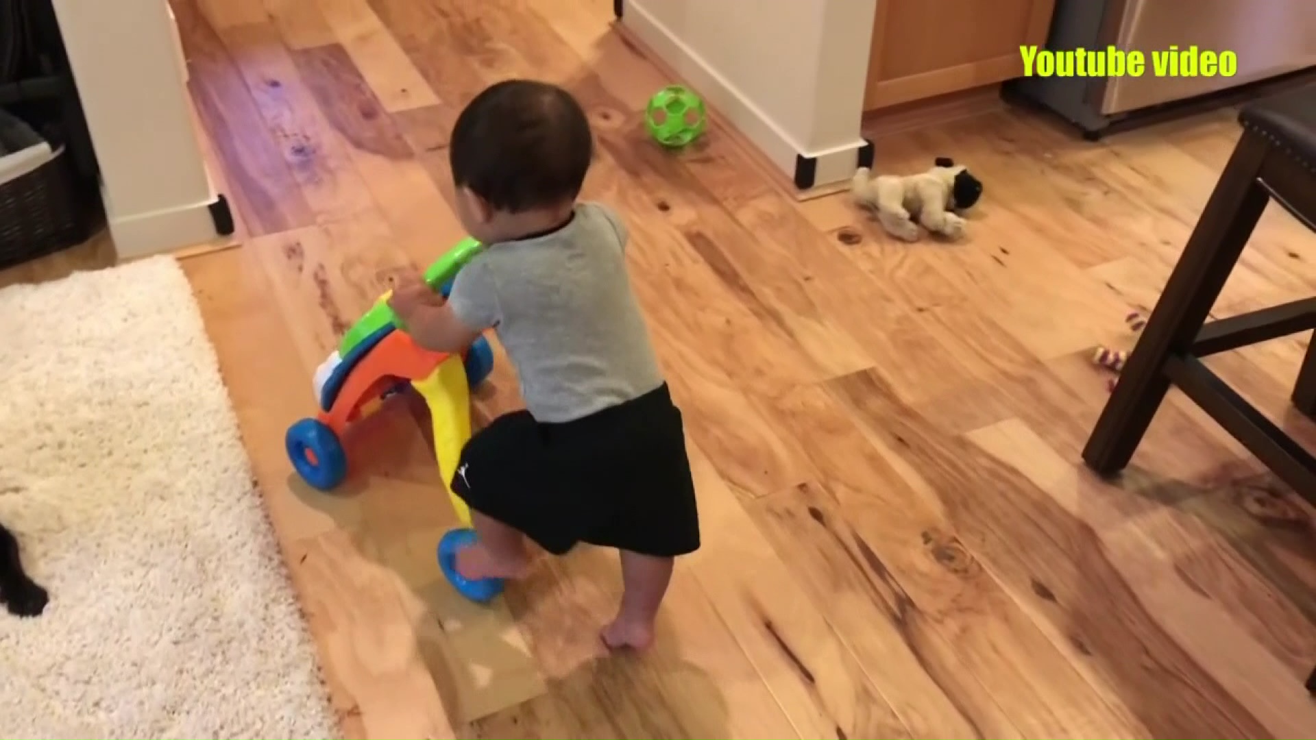 baby walker that spins in circles