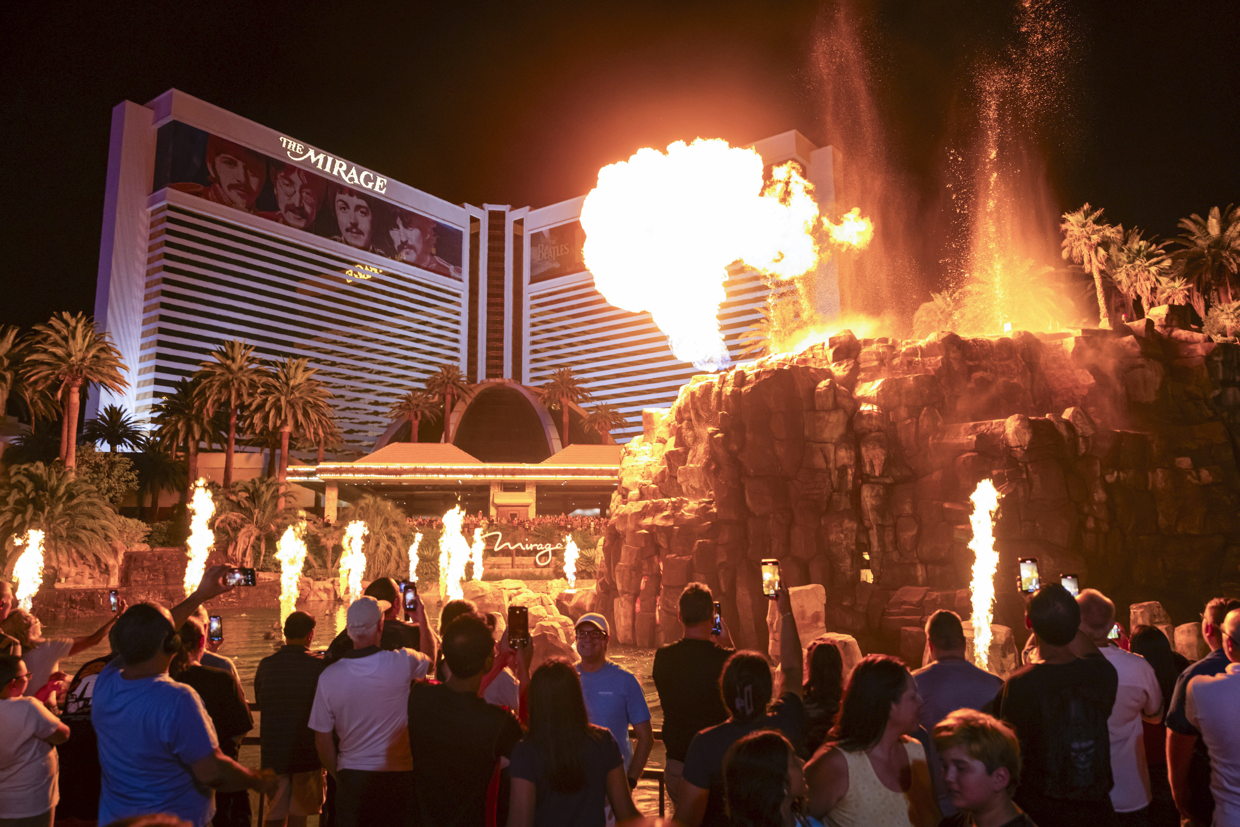 Iconic Mirage closes its doors on the Las Vegas Strip