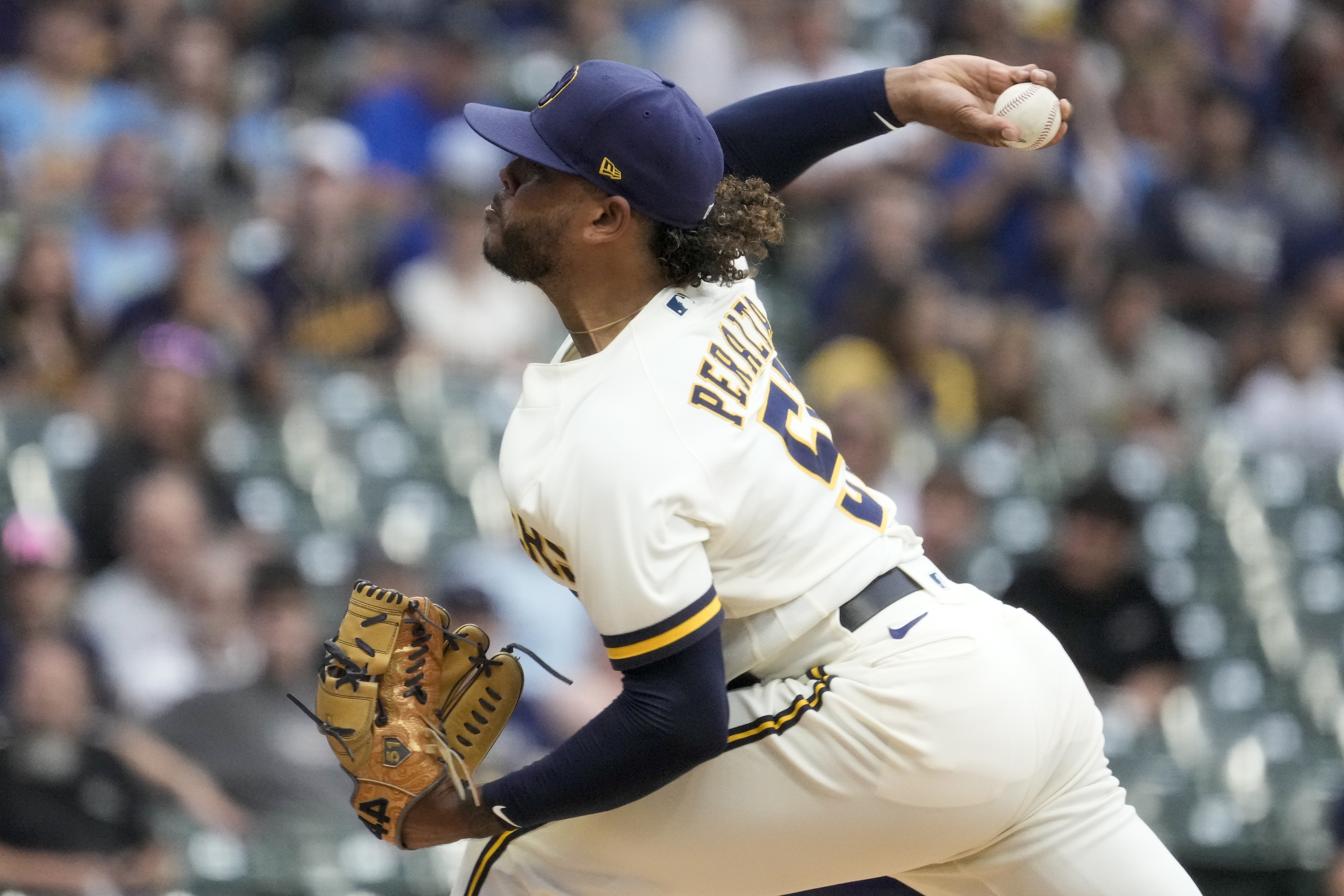 Brewers reinstate Anderson, put Tellez on 10-day IL Wisconsin News