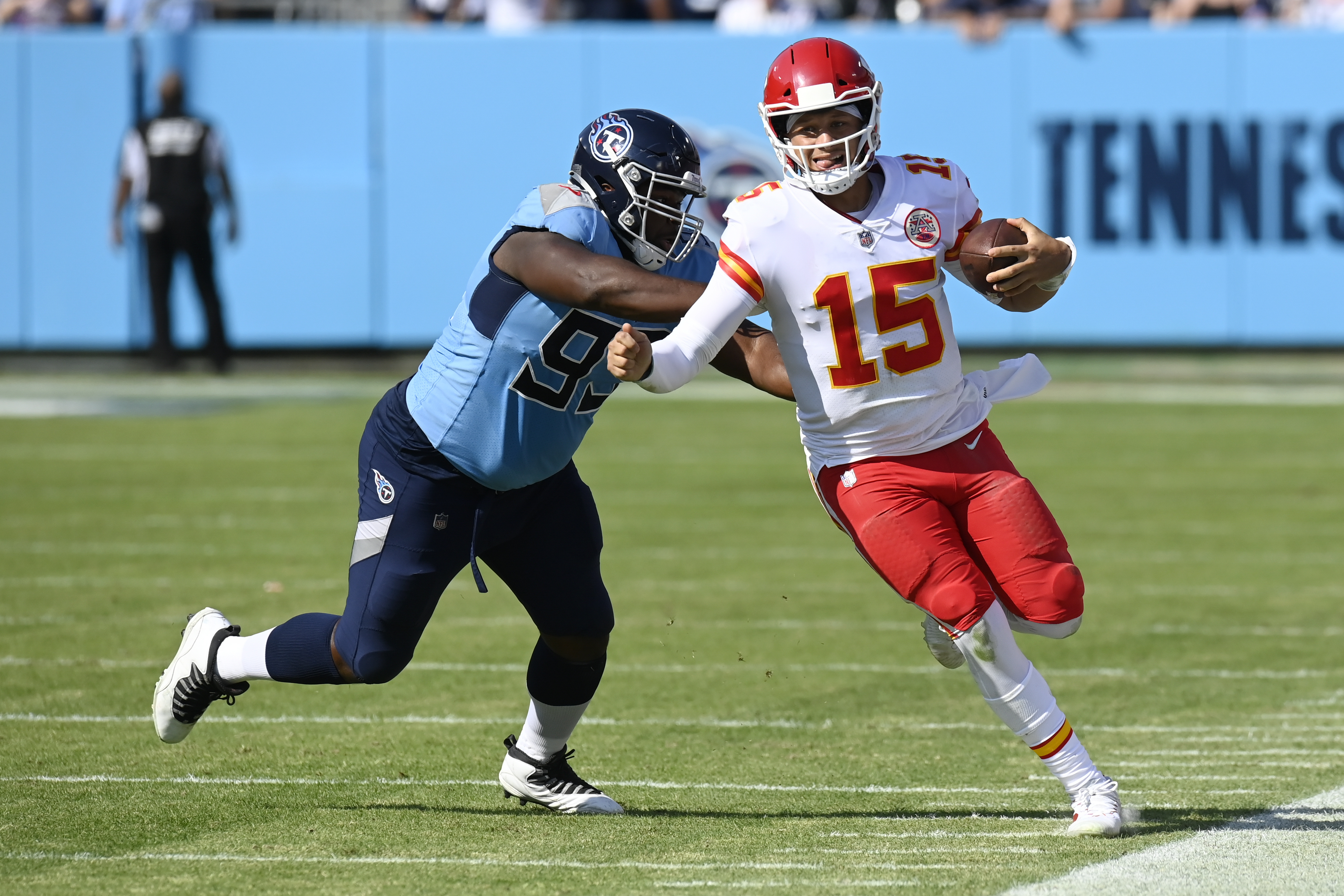 Chiefs host Titans in matchup of early playoff contenders