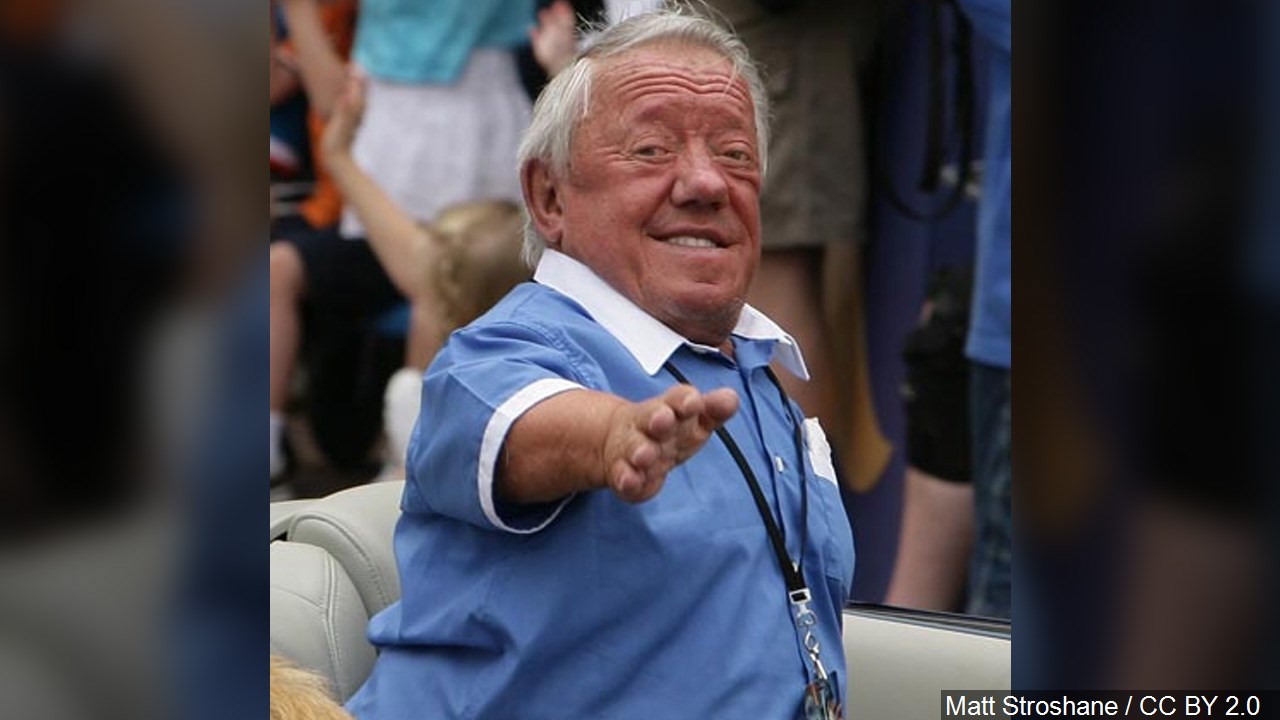 Kenny Baker, who played R2-D2 in 'Star Wars,' dead at 81, image size:1280x720
