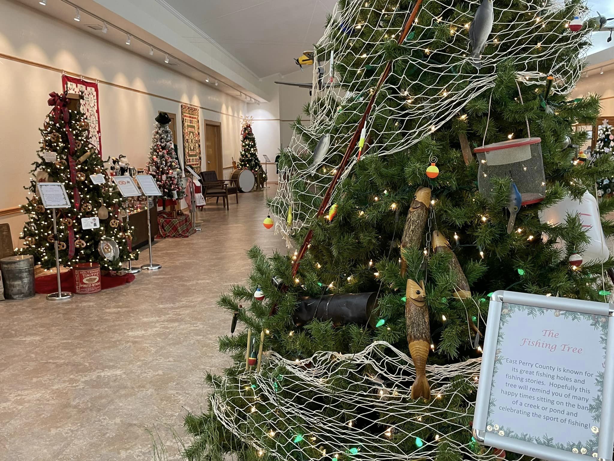 Heartland museum displays Christmas trees, quilts in holiday exhibit