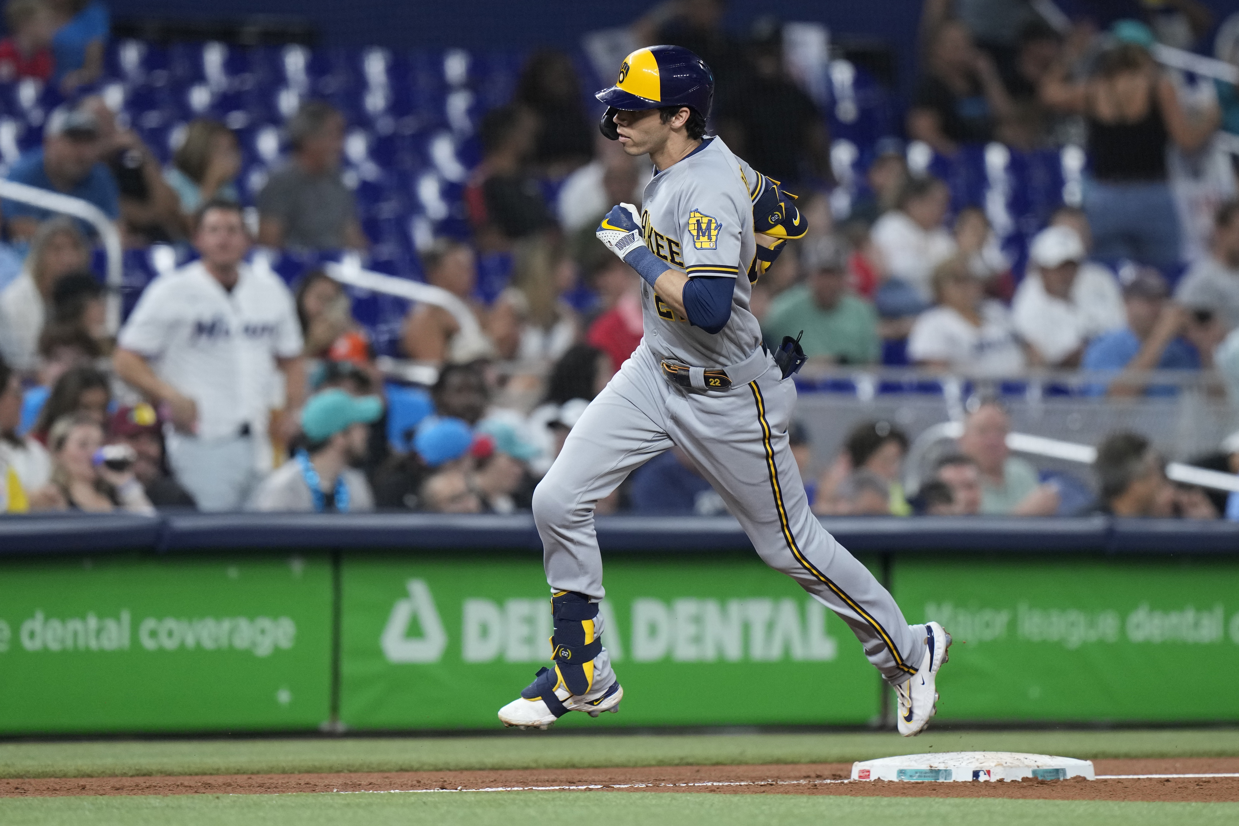 Brewers clinch 2023 NL Central title