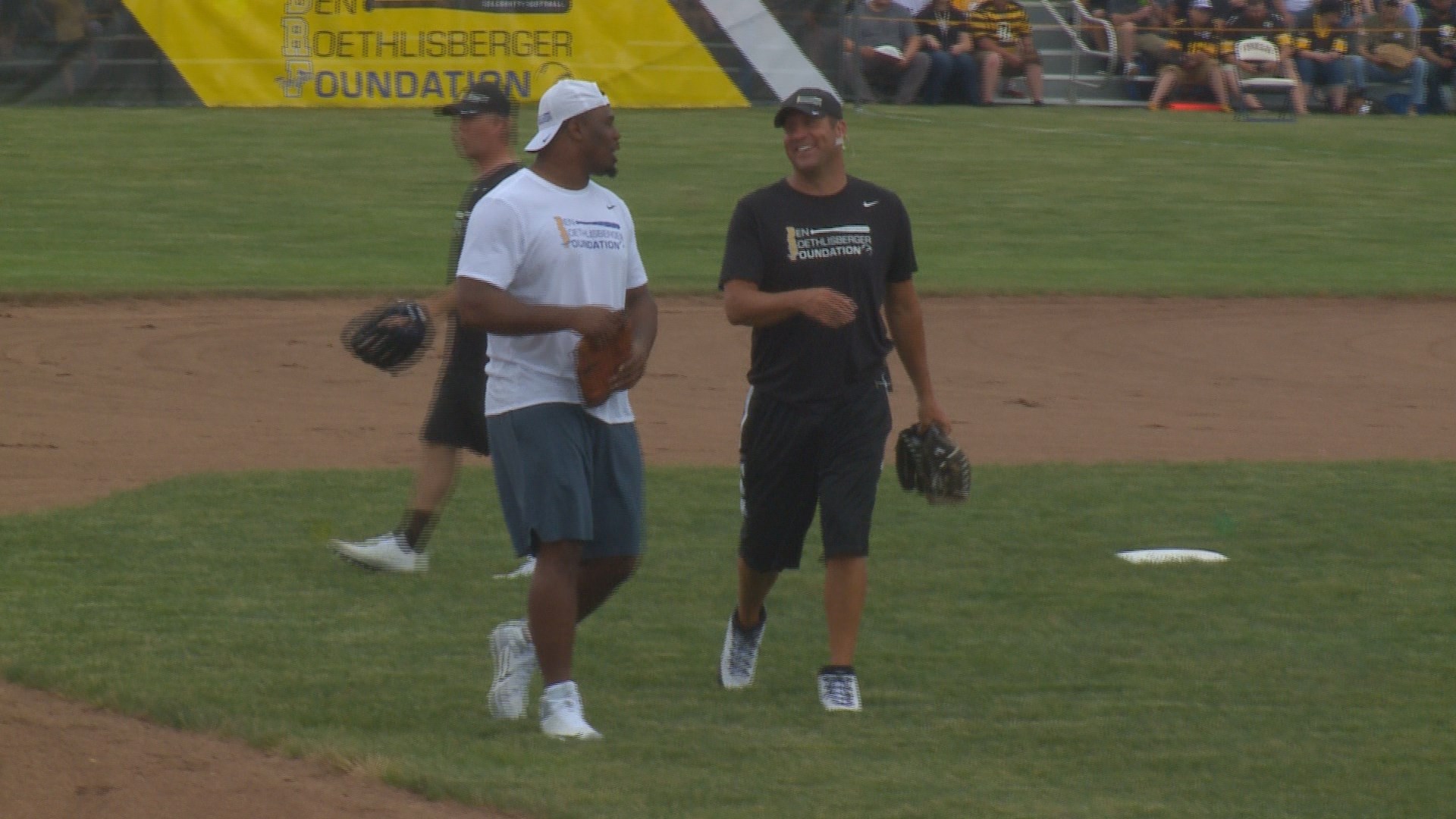 Roethlisberger holds celebrity charity softball game in Findlay