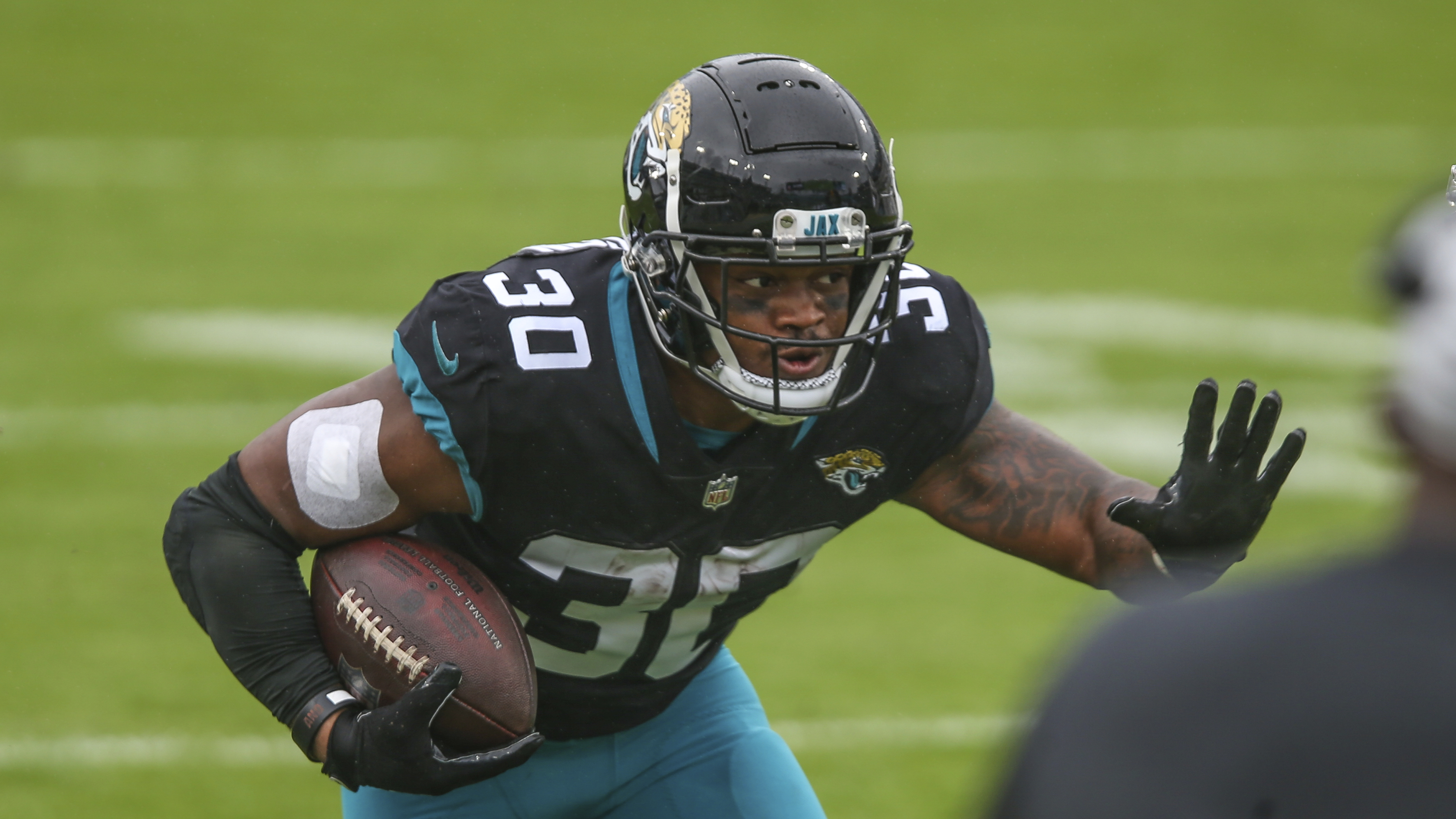 Giants ink former Jaguars and Jets RB James Robinson