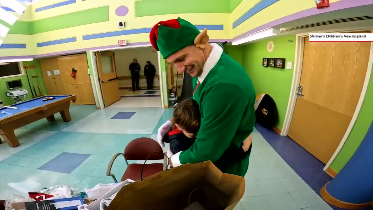 Rob Gronkowski makes surprise Christmas visit at Shriner's Children's  Hospital