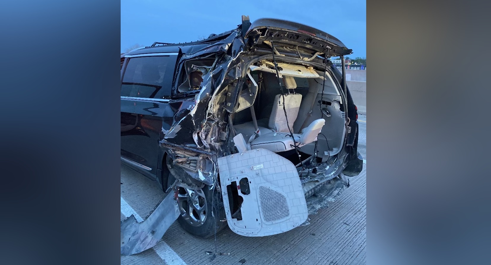 5 injured in crash involving box truck, minivan on Indiana Toll Road