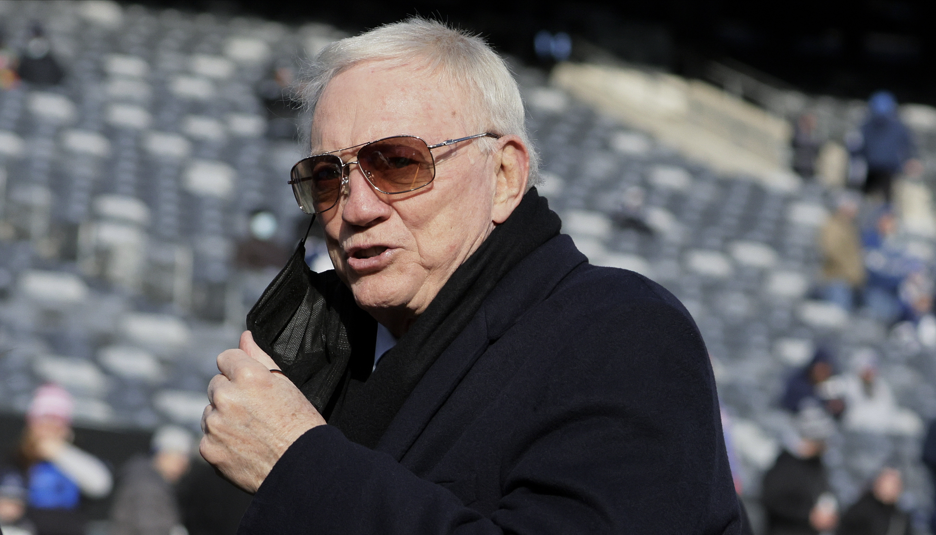Woman sues Cowboys' Jerry Jones, alleges he's her biological father